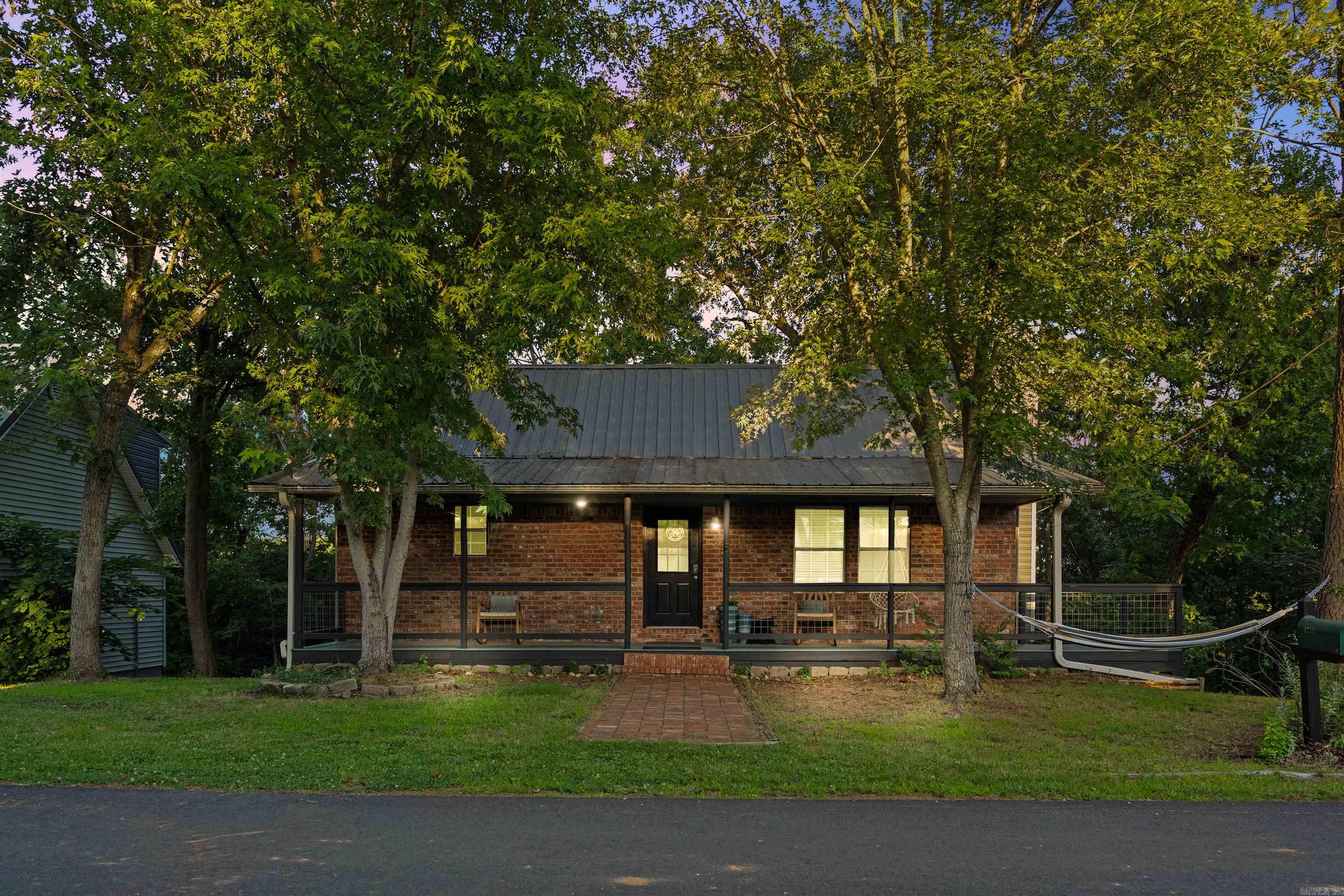 8210 Chestnut  Rogers, AR
