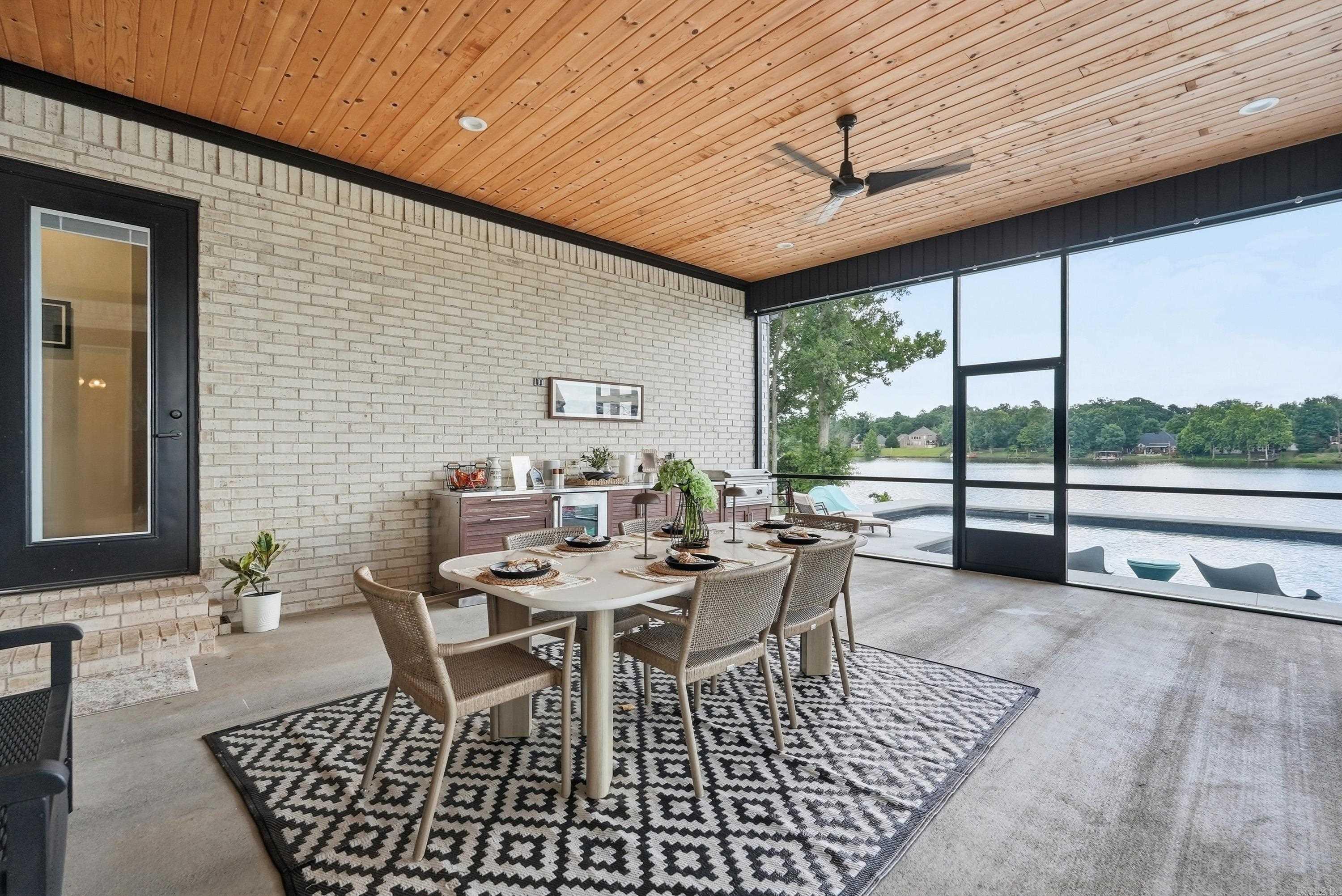 7446 Lake Point  Benton, AR