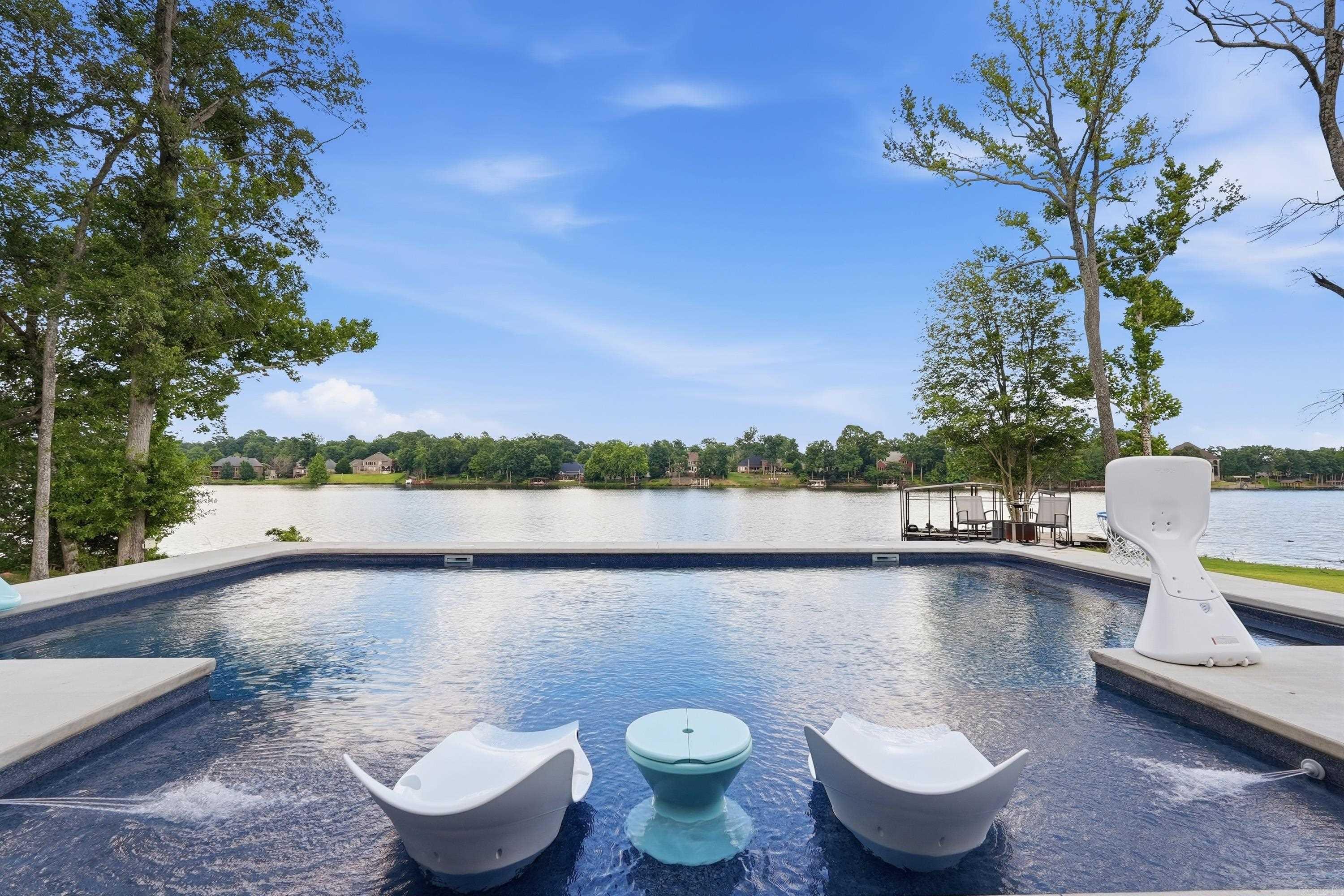 7446 Lake Point  Benton, AR