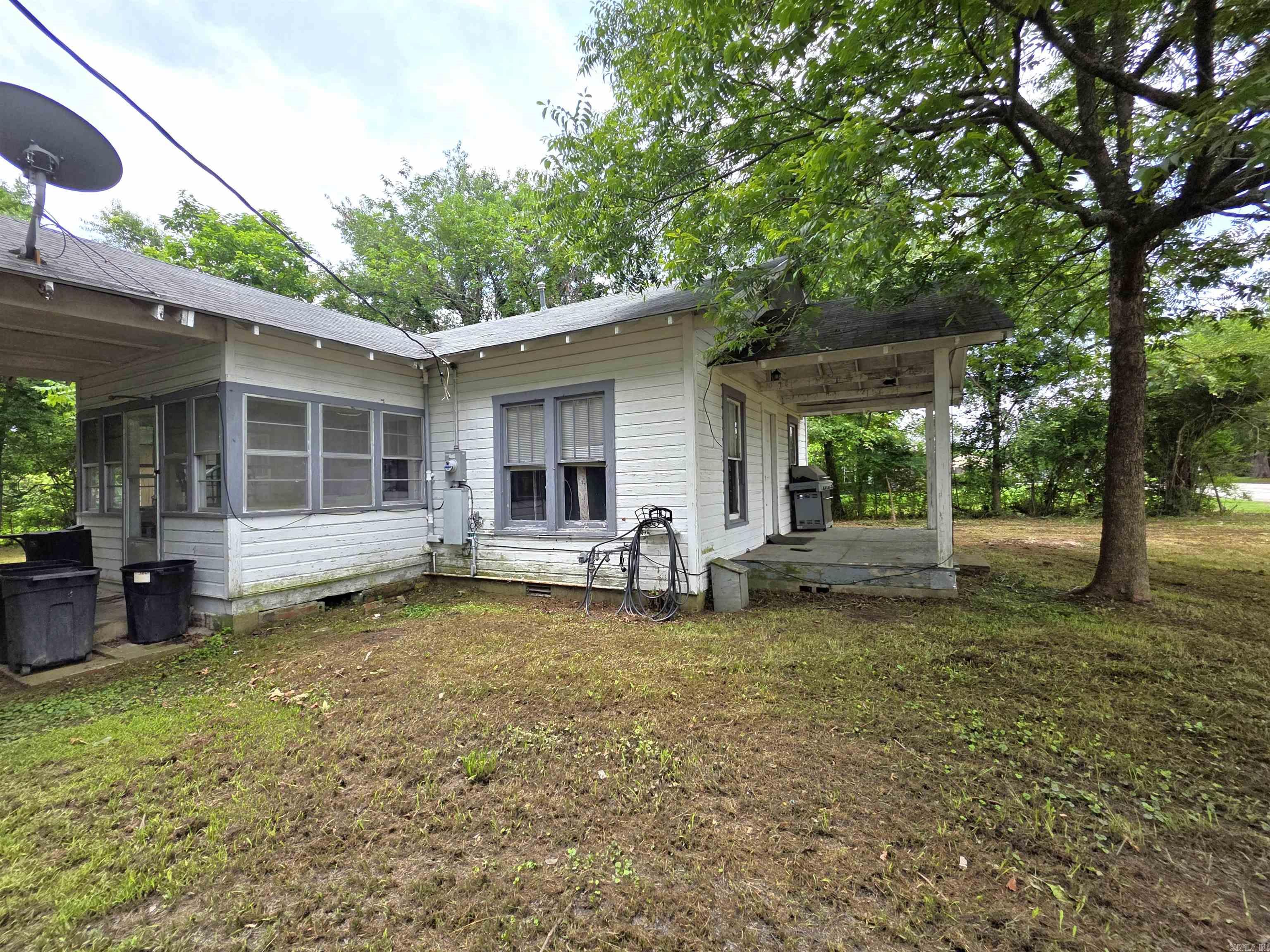 1604 Reeves  Mena, AR