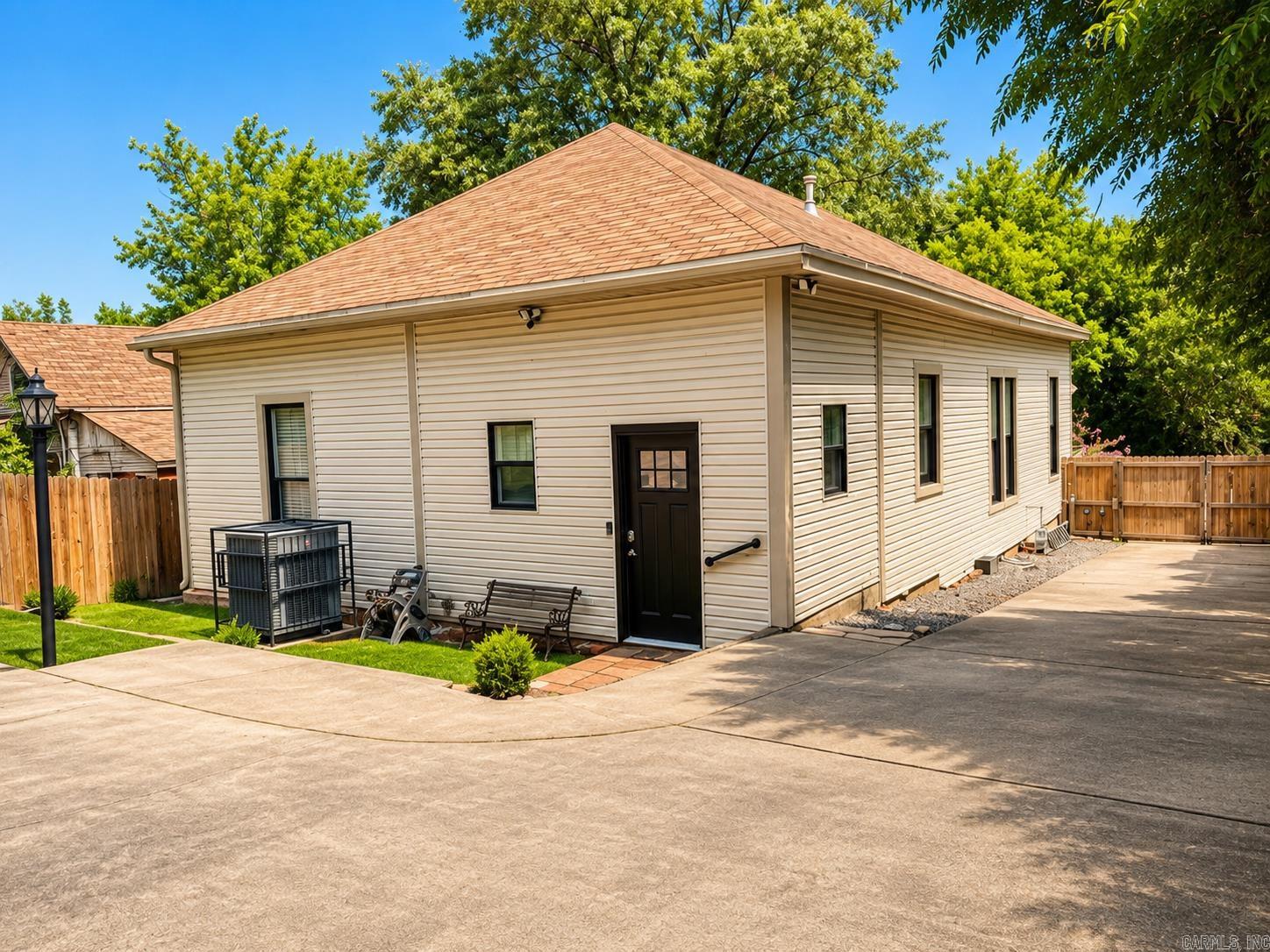 2205 W 13  Little Rock, AR