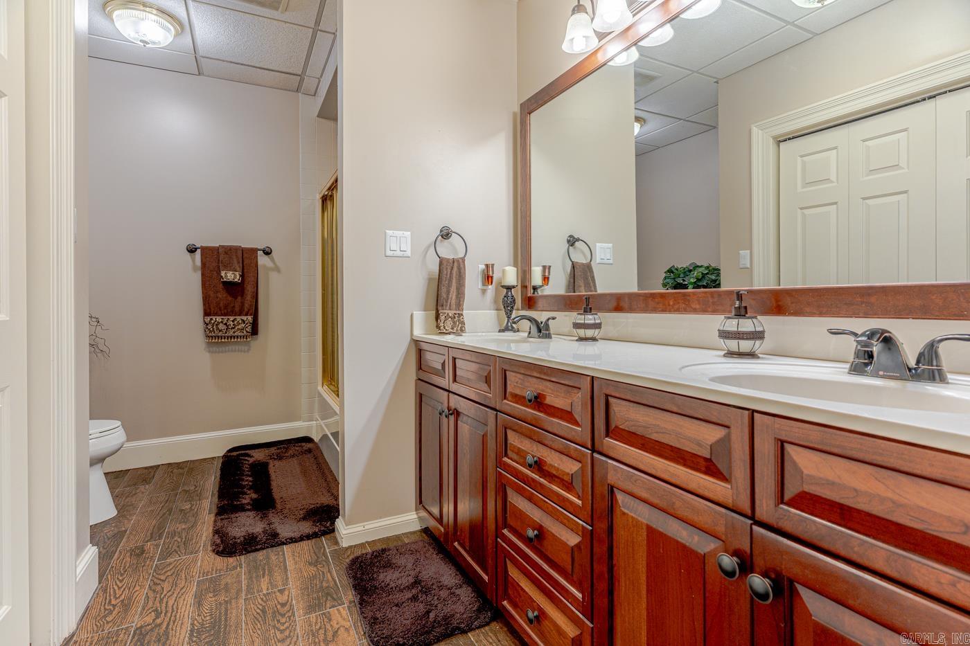 2114 Spring Hollow Dr  Jonesboro, AR