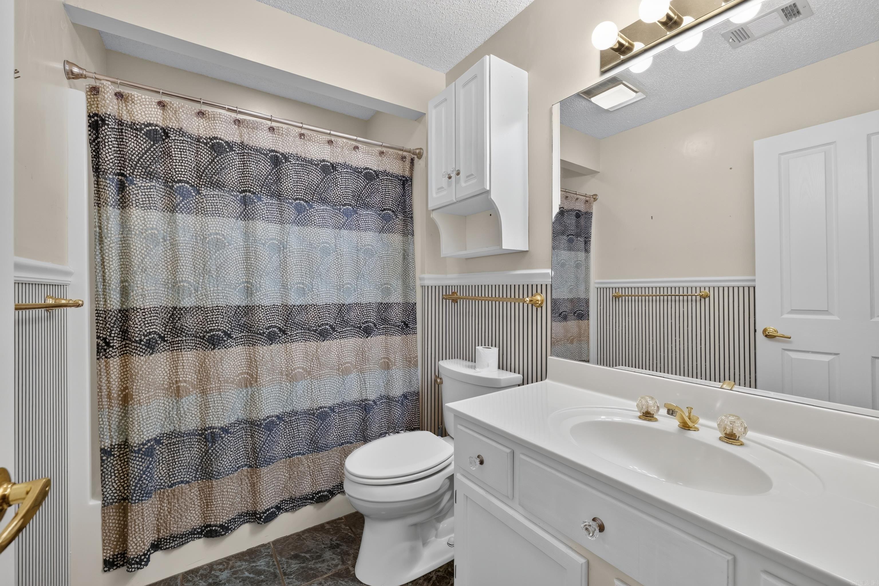 70 Almazan Way  Hot Springs Village, AR
