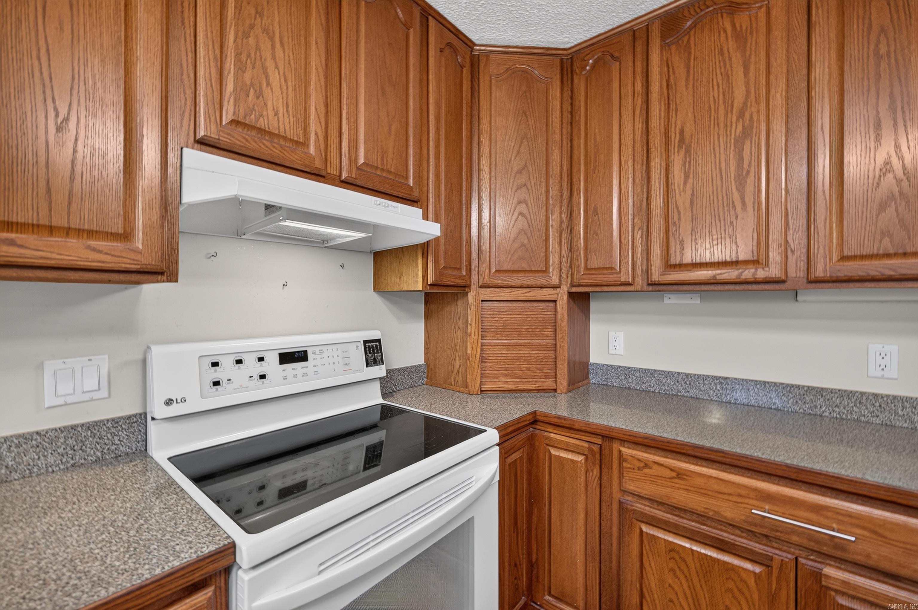 70 Almazan Way  Hot Springs Village, AR