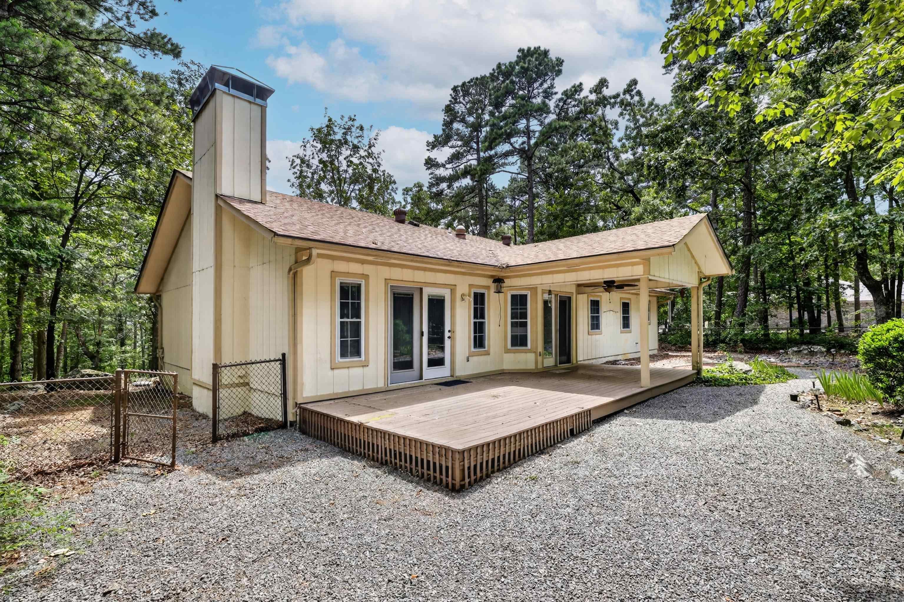 70 Almazan Way  Hot Springs Village, AR