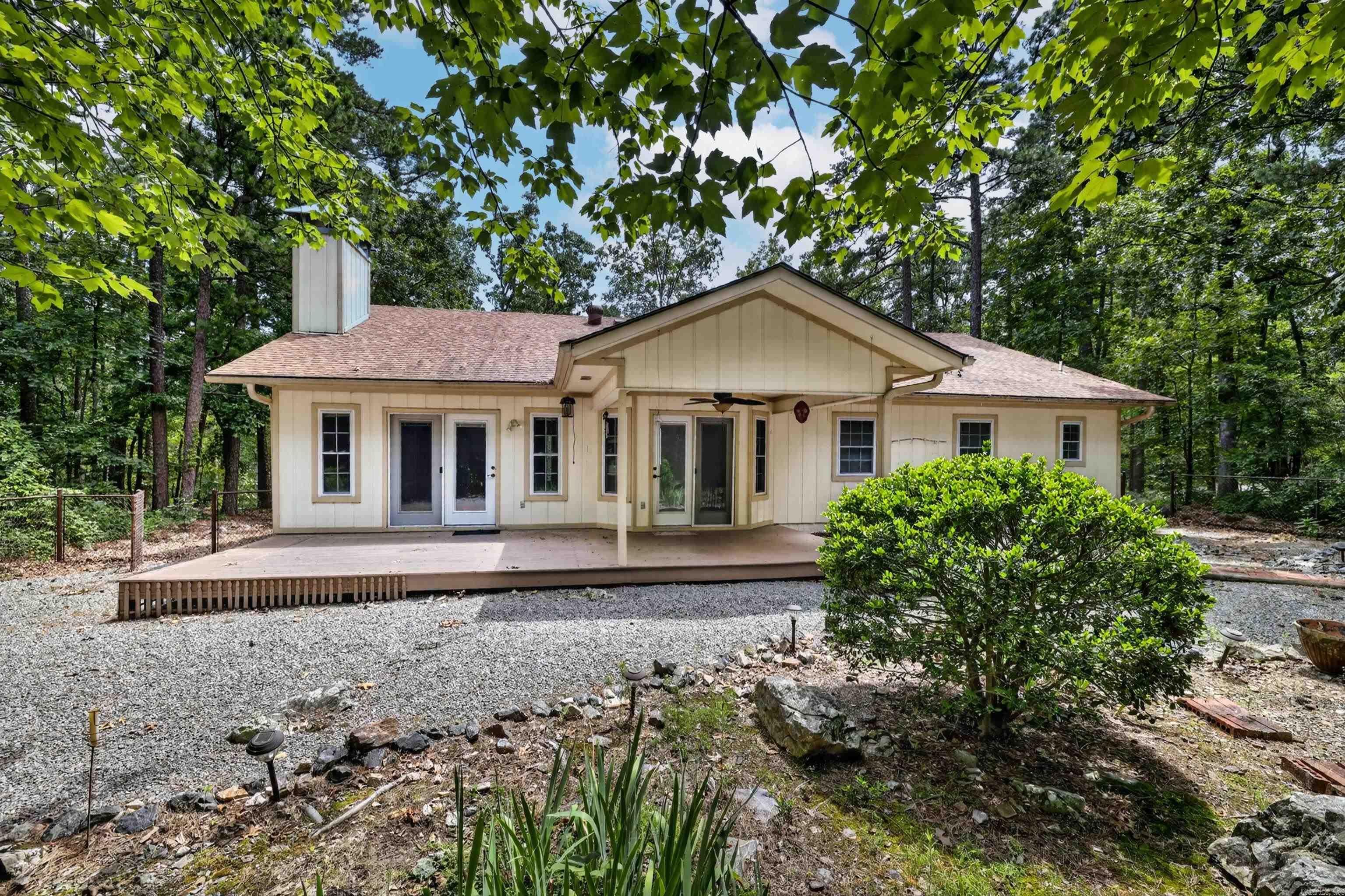70 Almazan Way  Hot Springs Village, AR