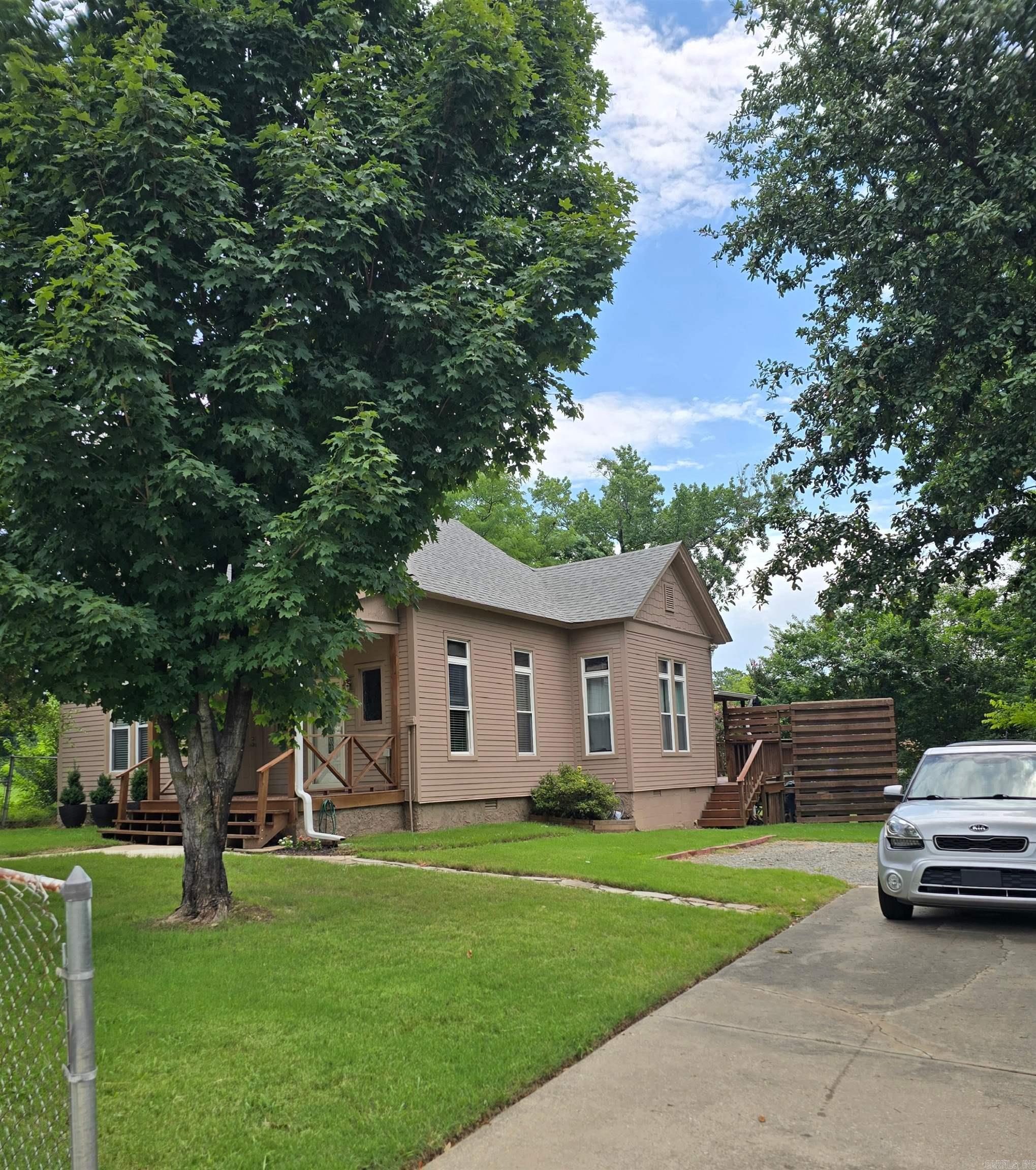 2207 Rock  Little Rock, AR