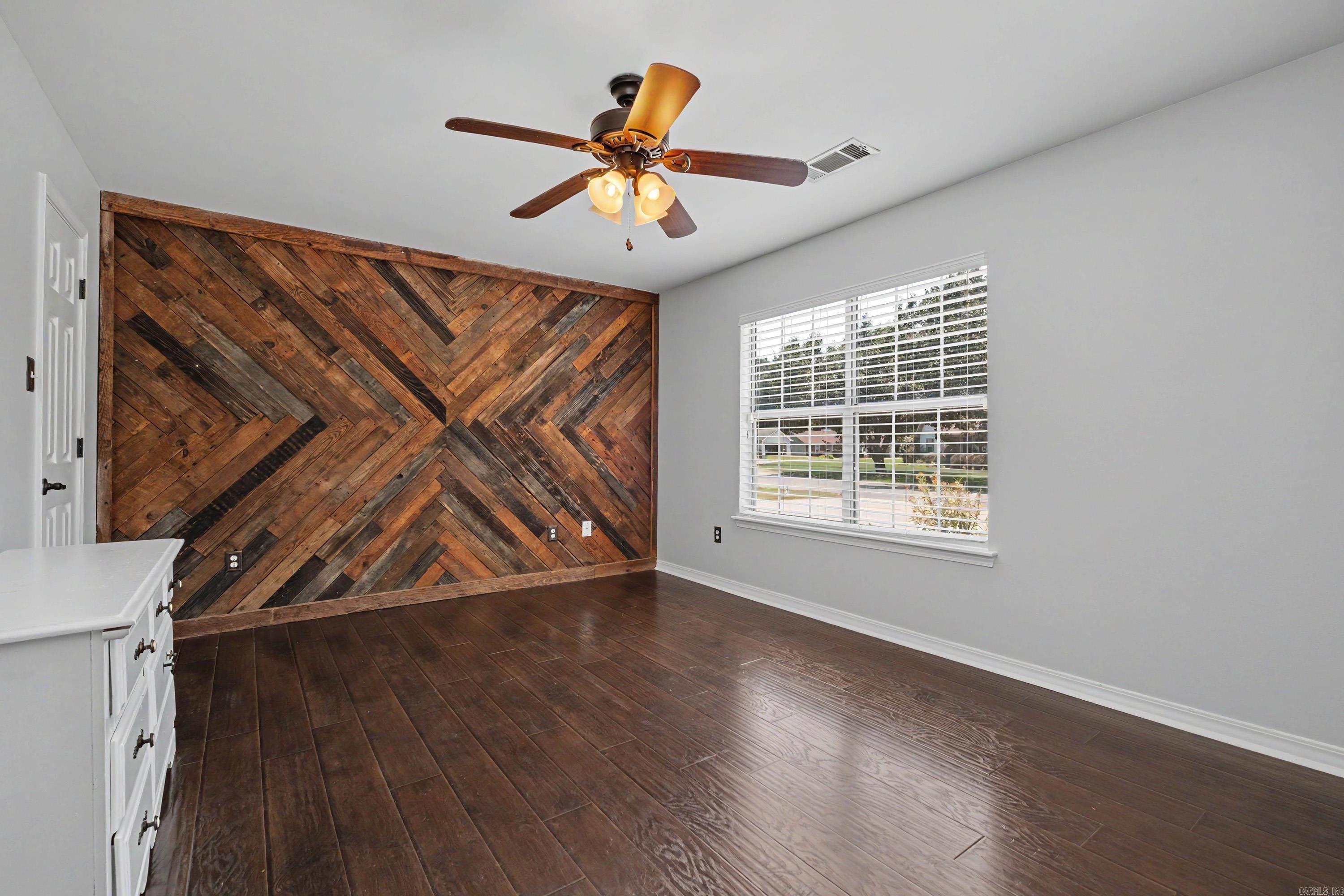 25 FIELDCREST CIR  Cabot, AR