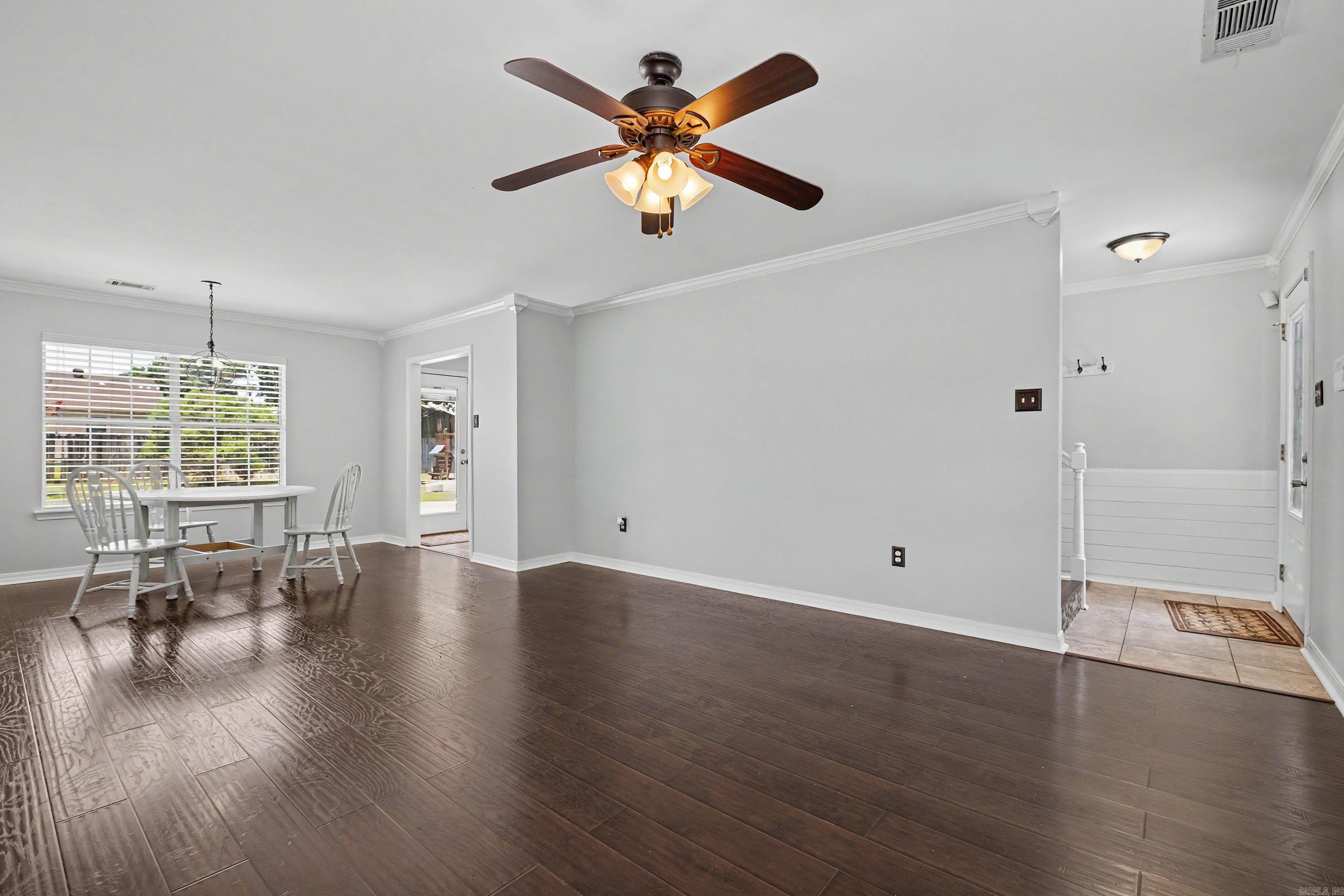25 FIELDCREST CIR  Cabot, AR
