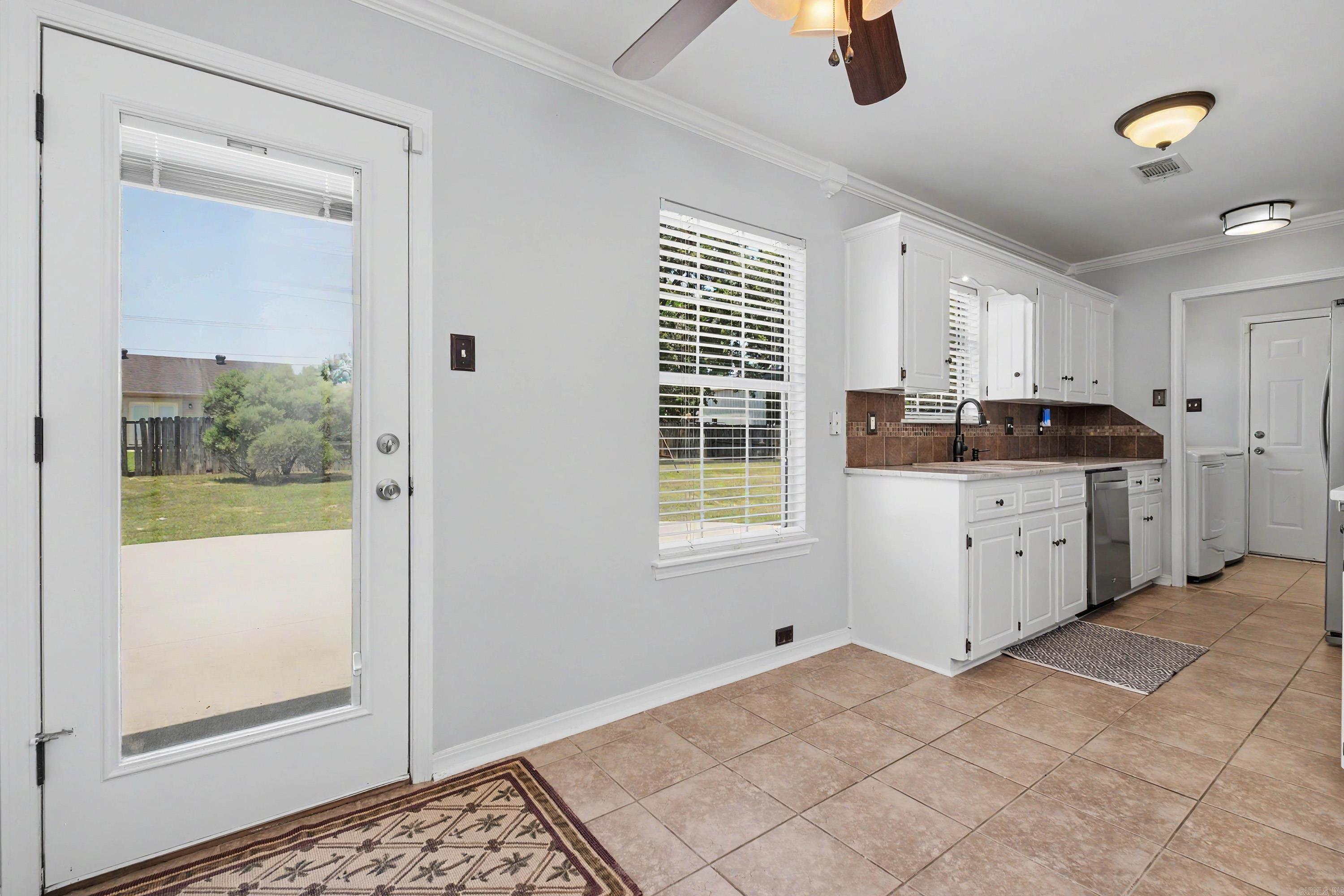 25 FIELDCREST CIR  Cabot, AR