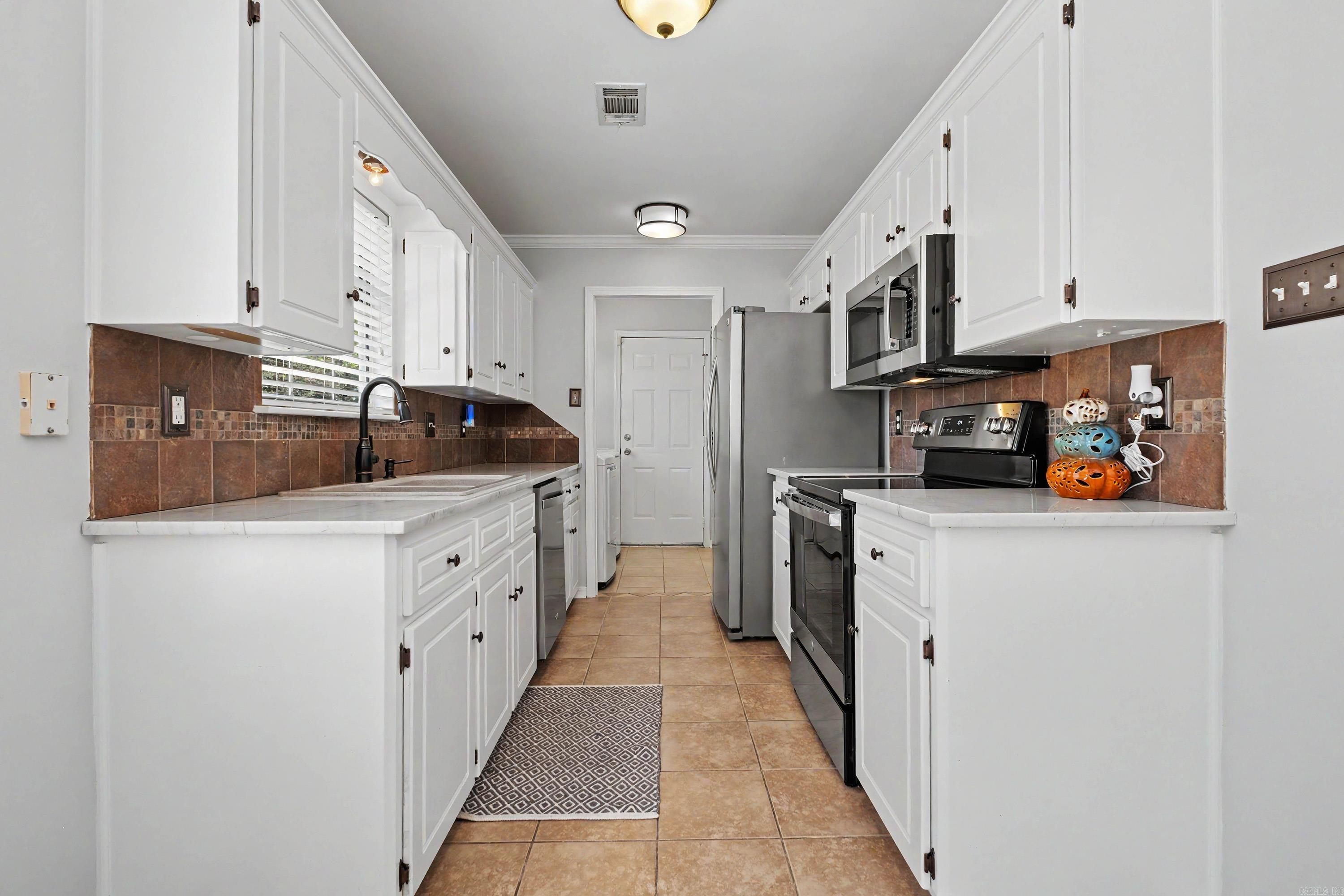 25 FIELDCREST CIR  Cabot, AR