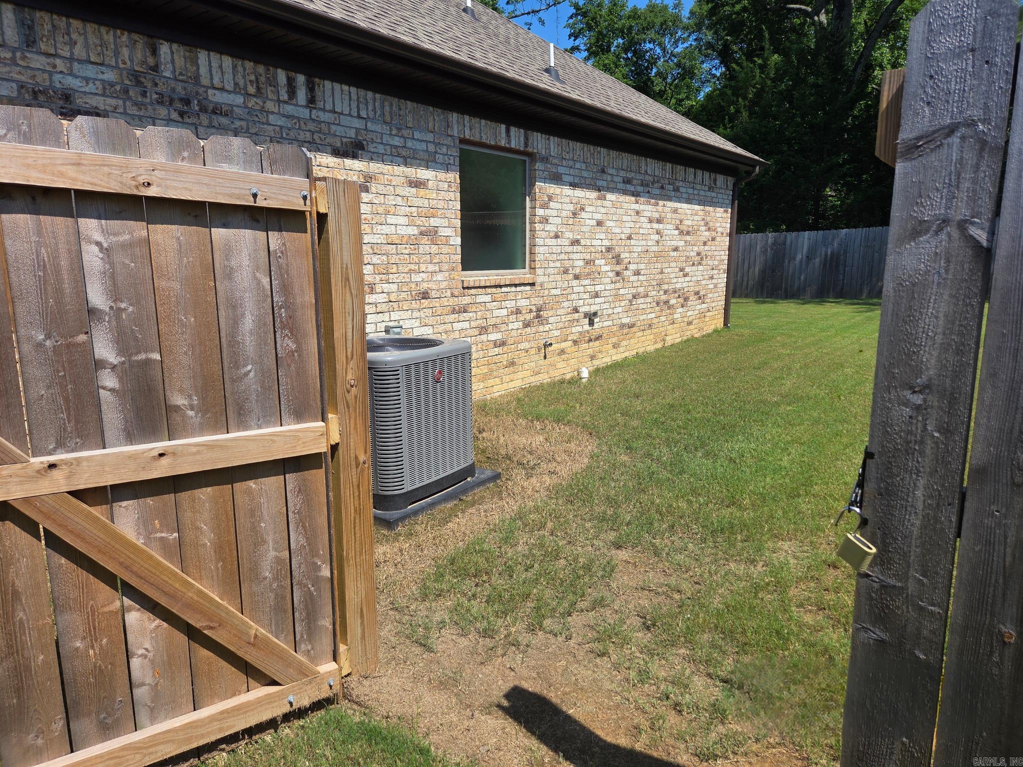 65 Lewis  Greenbrier, AR