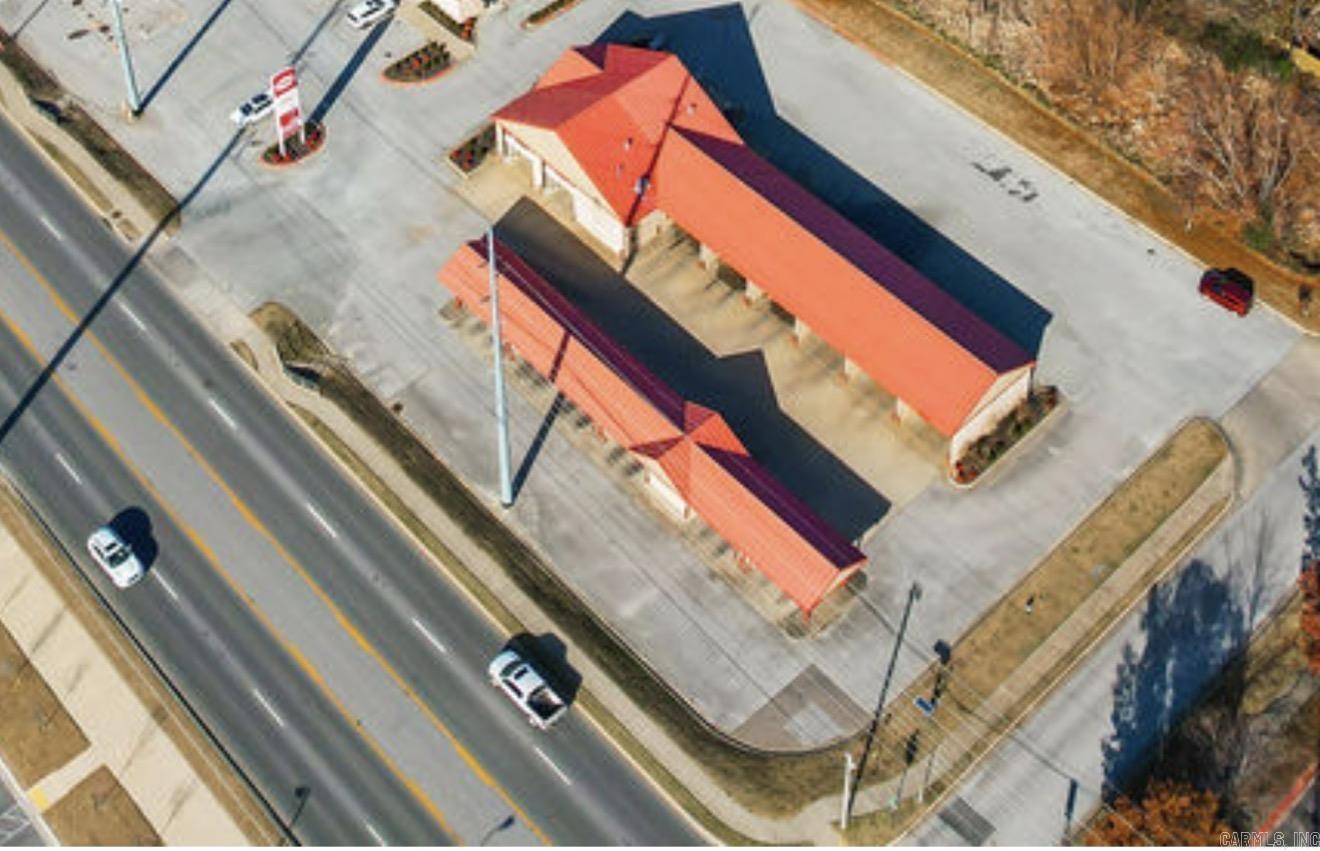 2400 SW 14th  Bentonville, AR