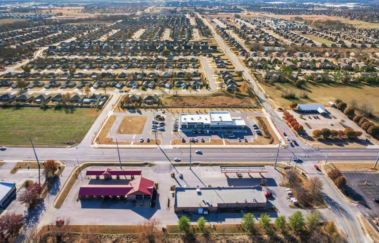 2400 SW 14th  Bentonville, AR