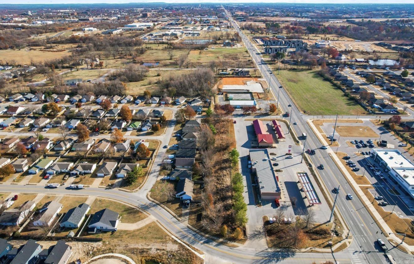 2400 SW 14th  Bentonville, AR
