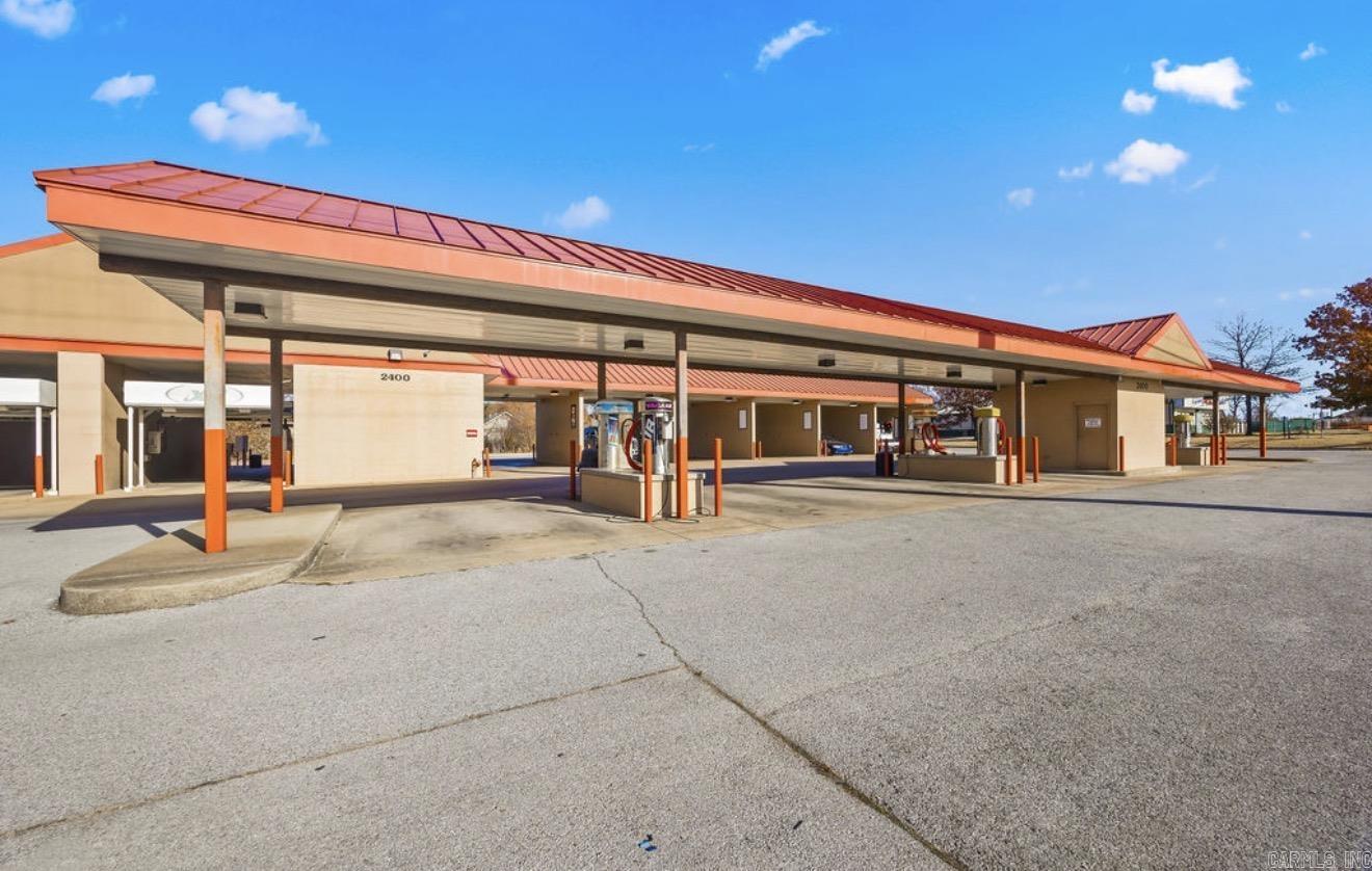 2400 SW 14th  Bentonville, AR