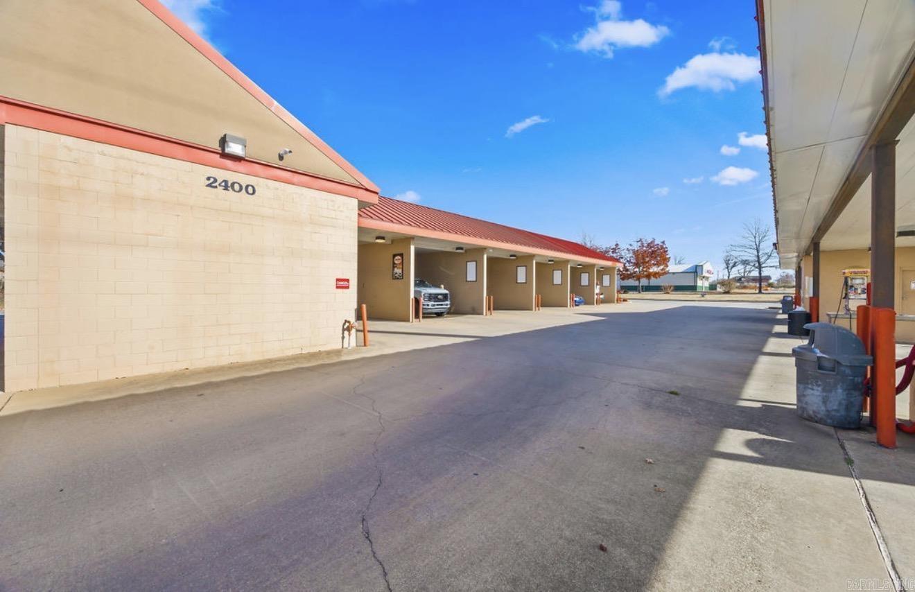 2400 SW 14th  Bentonville, AR