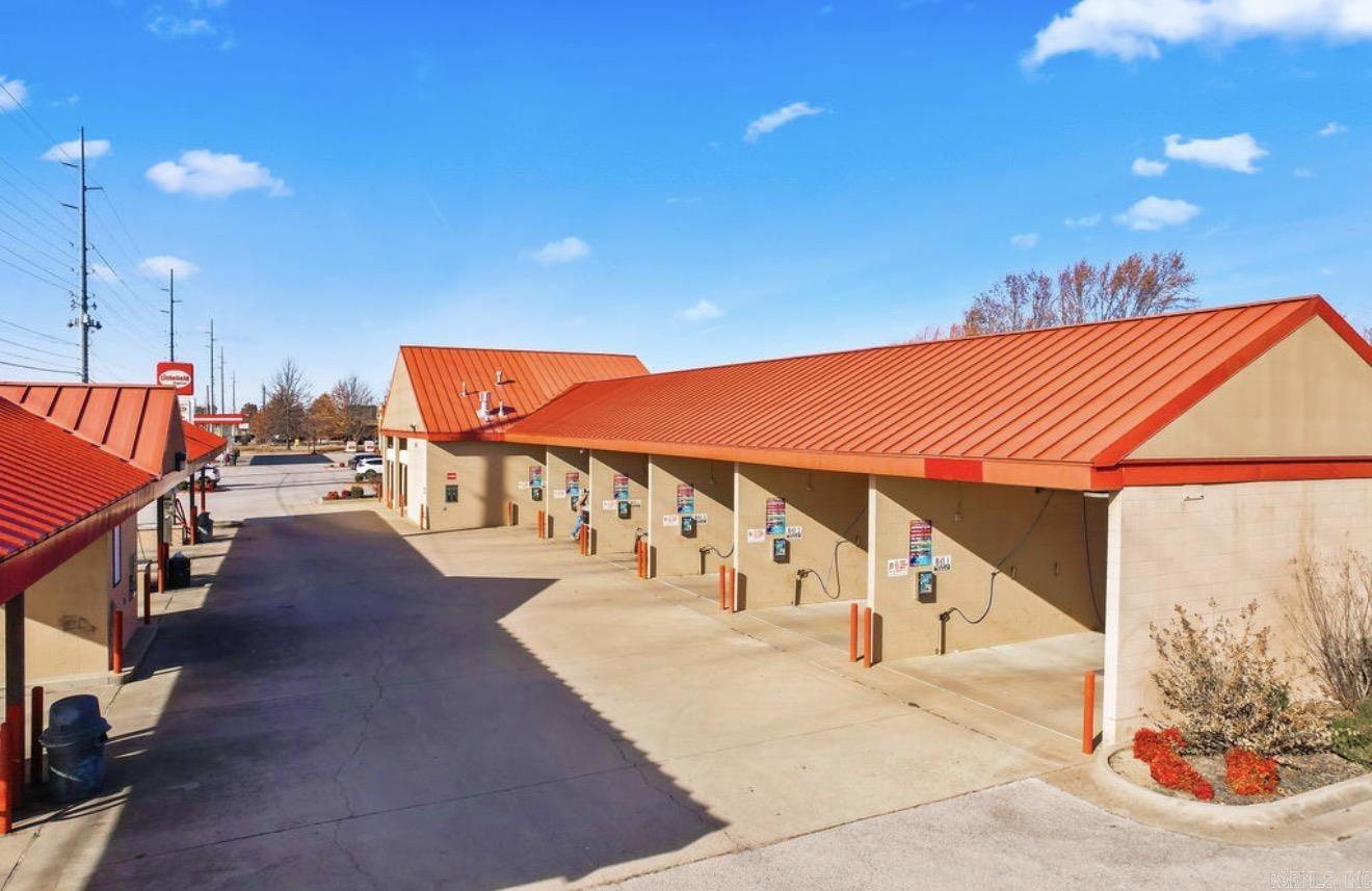 2400 SW 14th  Bentonville, AR