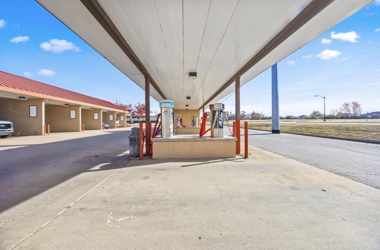 2400 SW 14th  Bentonville, AR