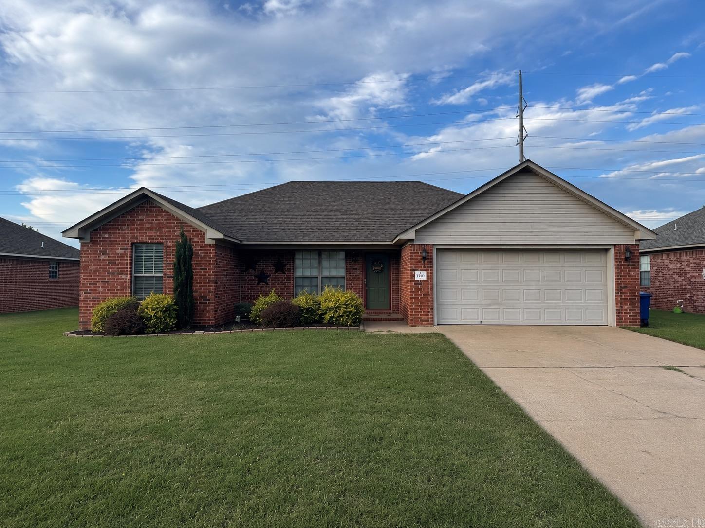 2310  Apple Blossom  Conway, AR
