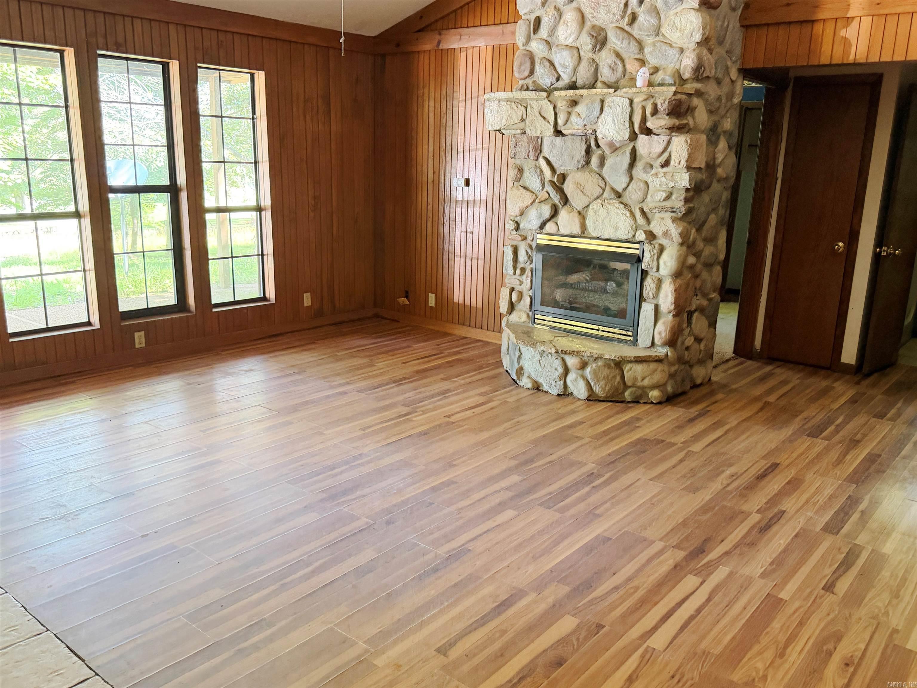 260 Whispering Pine  Melbourne, AR