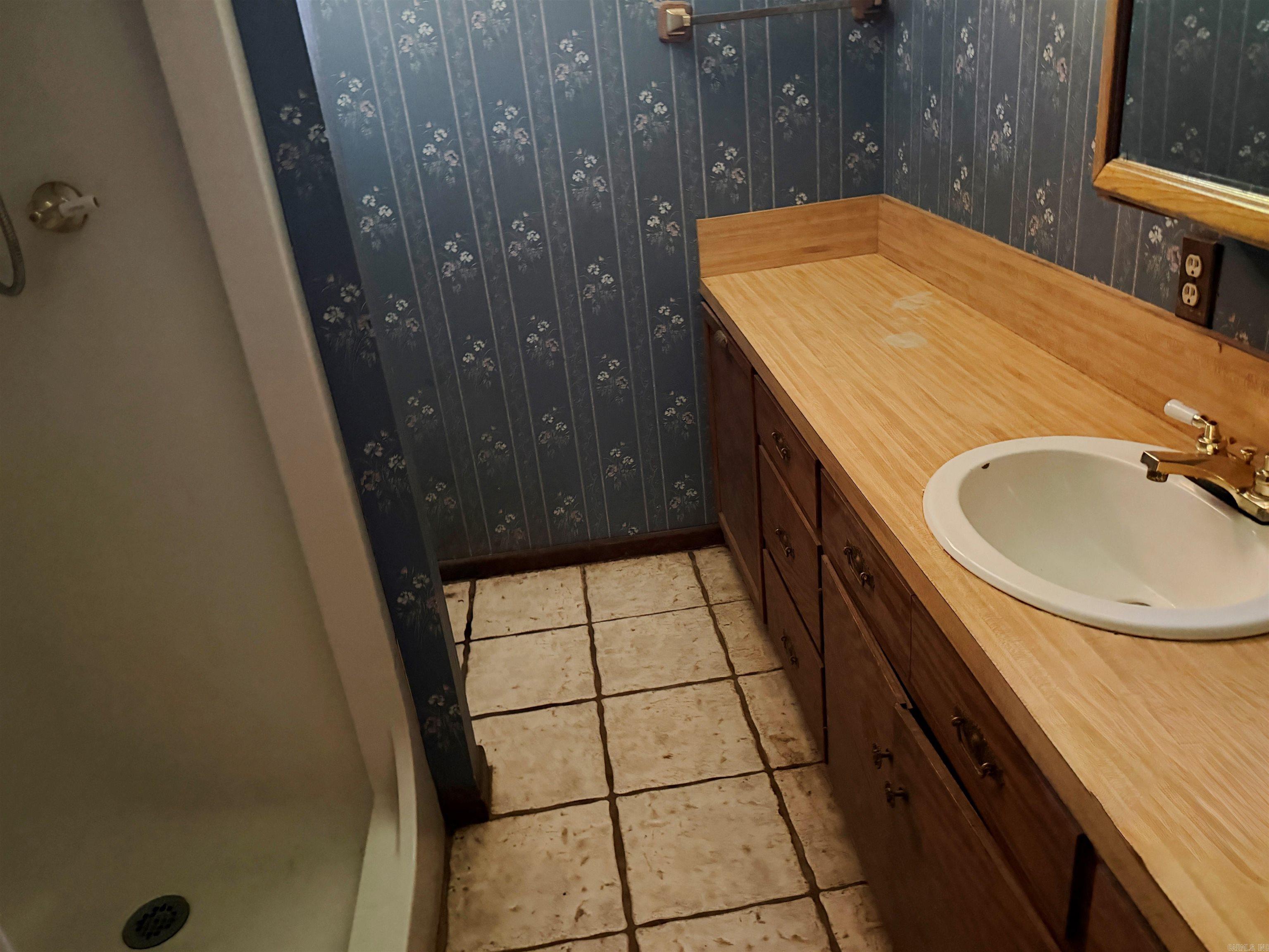 260 Whispering Pine  Melbourne, AR