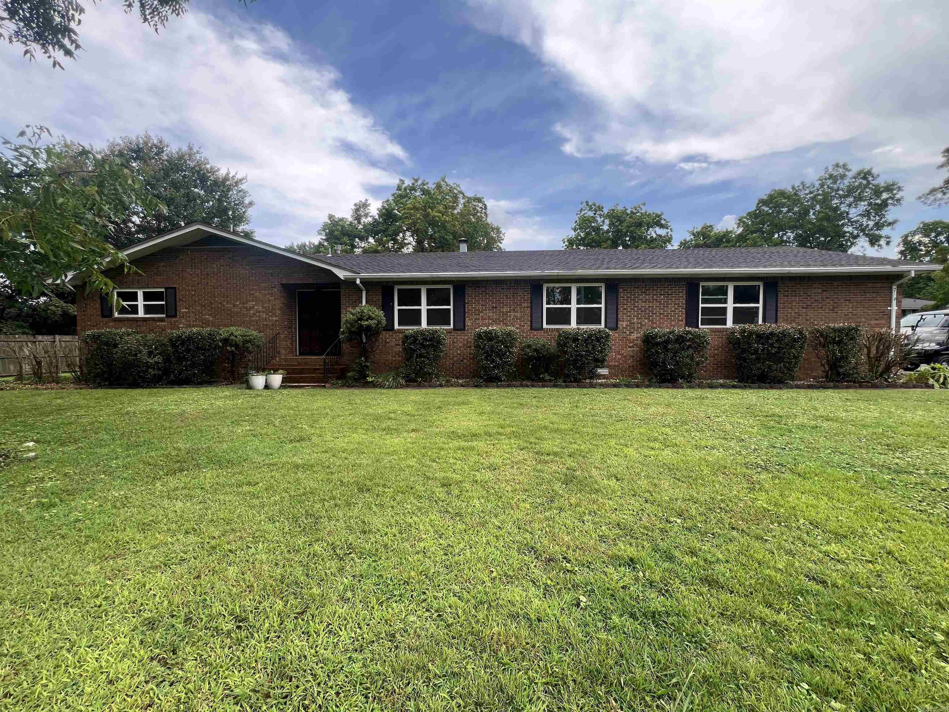 726 N 6th  Piggott, AR