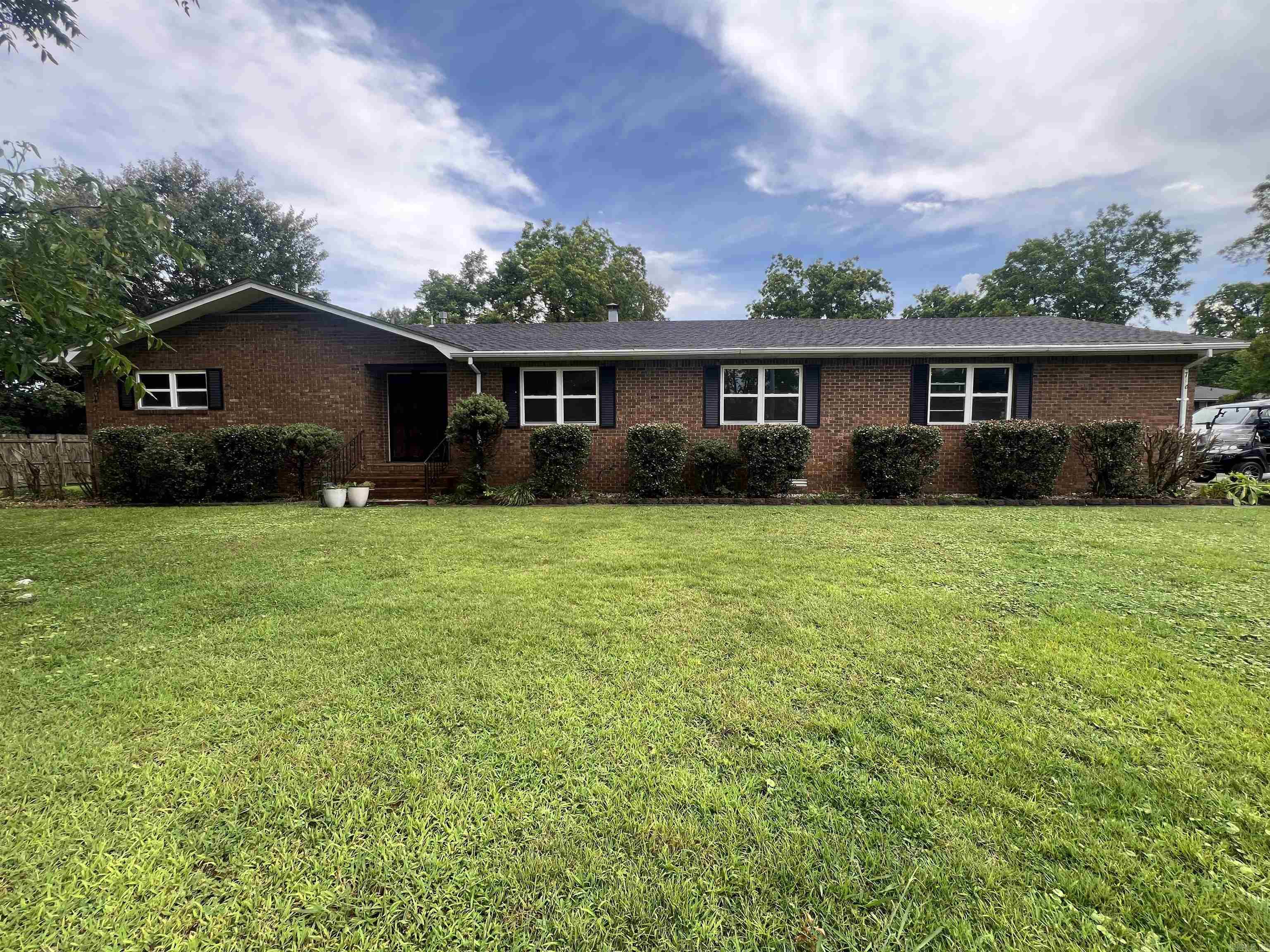 726 N 6th  Piggott, AR