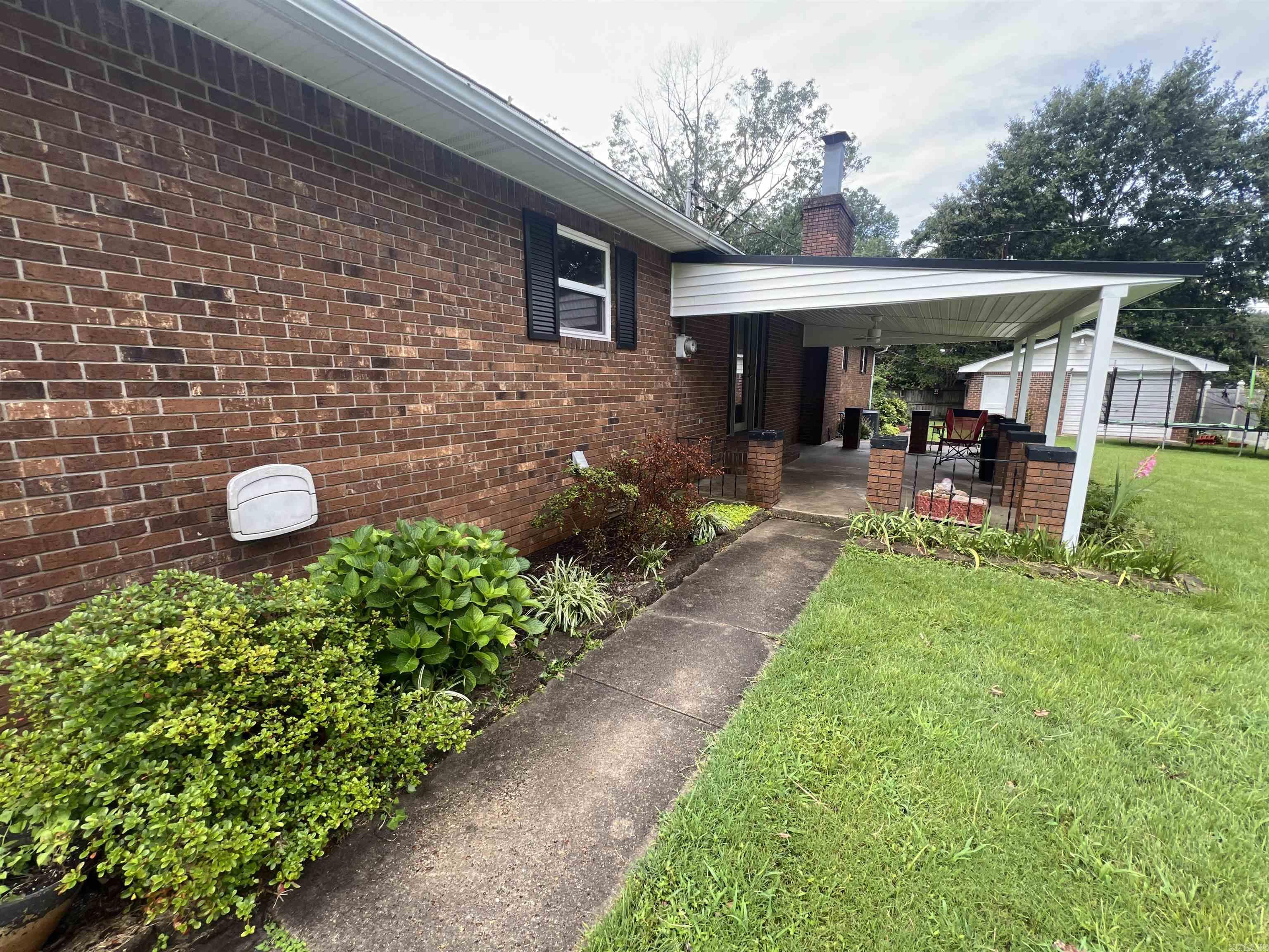 726 N 6th  Piggott, AR