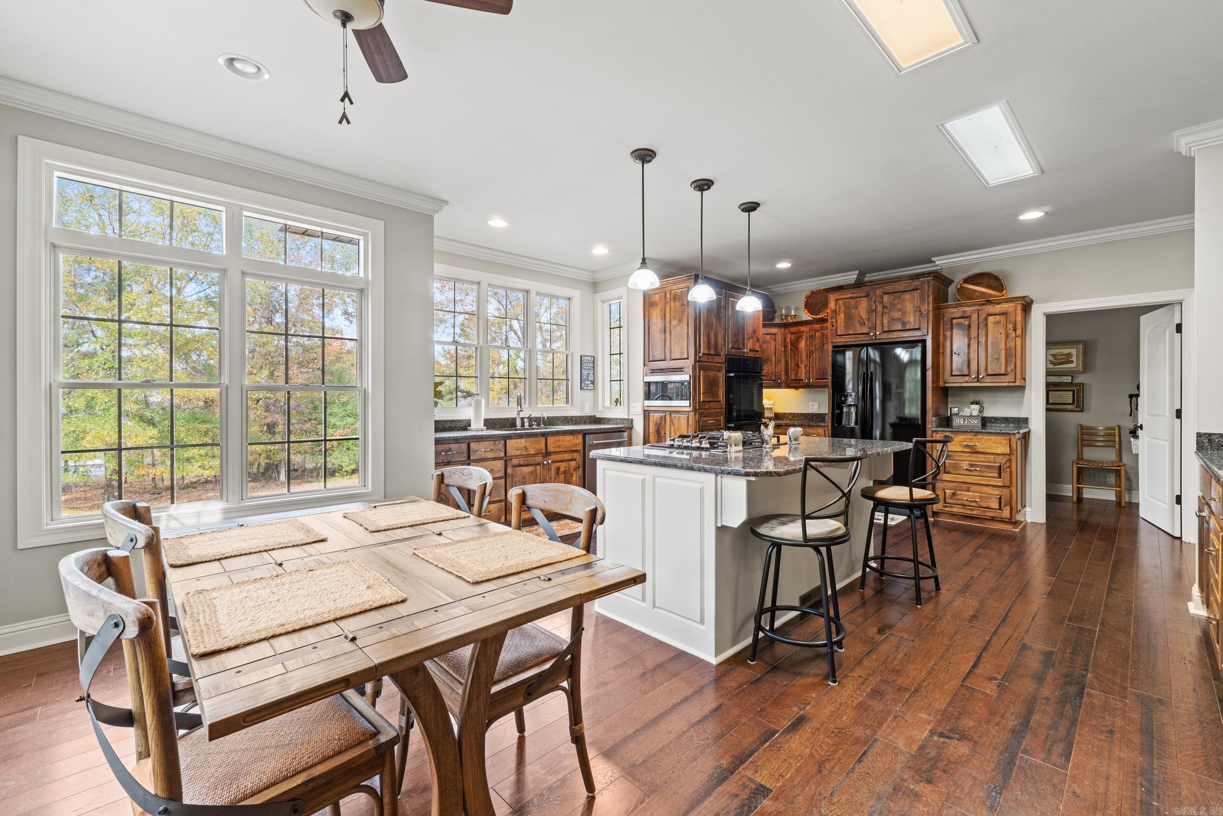 1919 Tudor Loop  Benton, AR