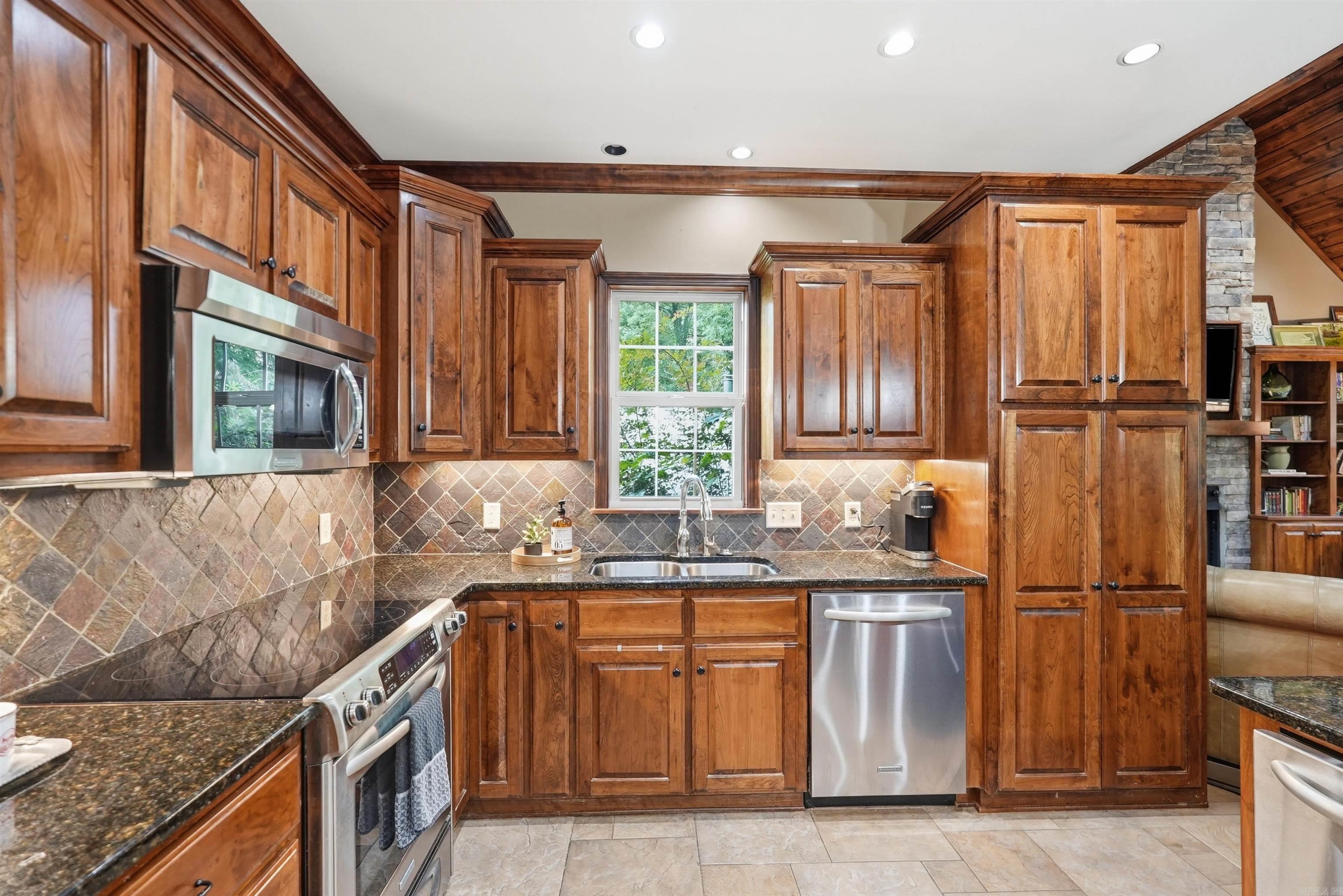 644 Hidden Valley  Wilburn, AR