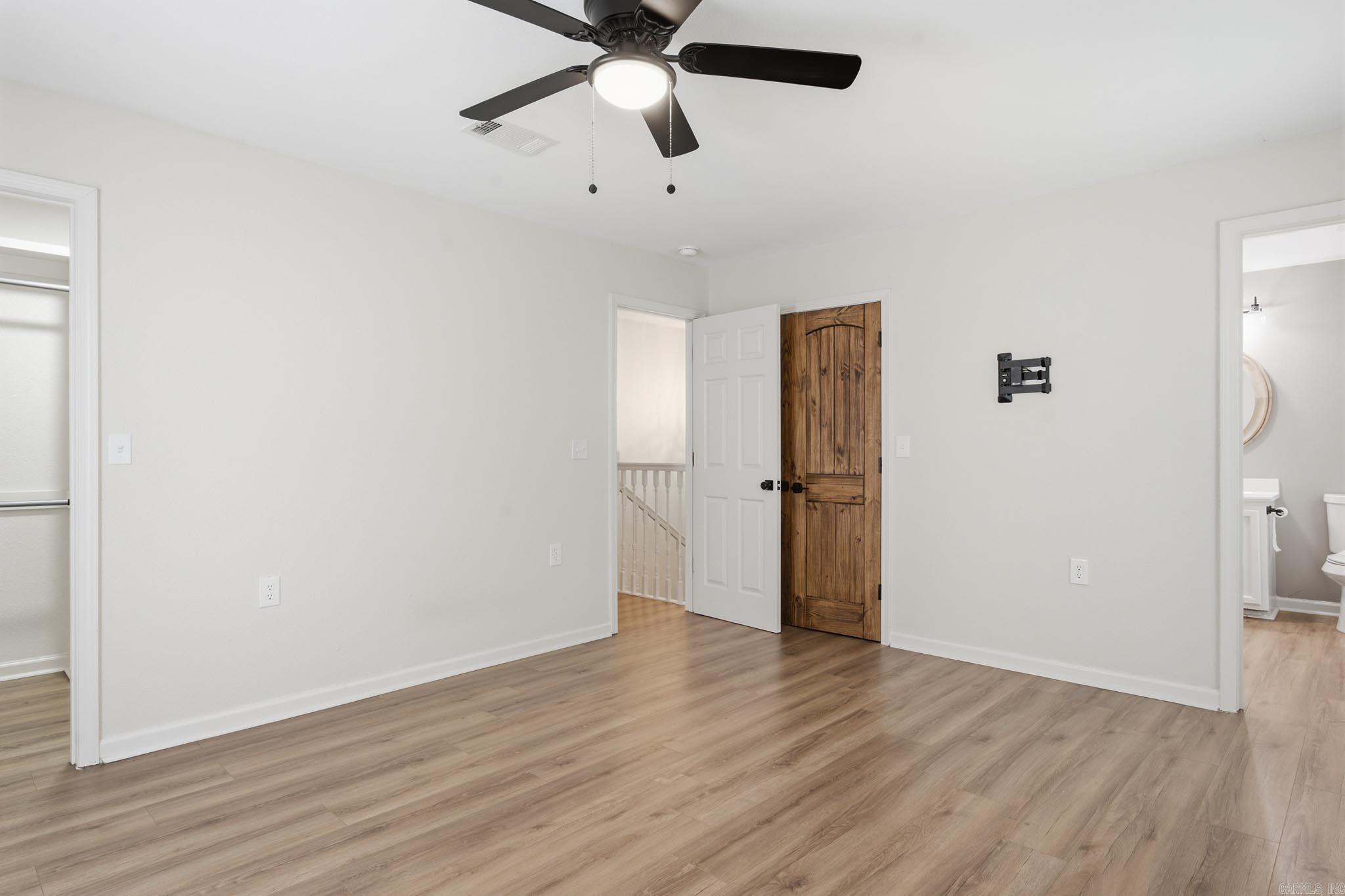 152 3rd  street  Clinton, AR
