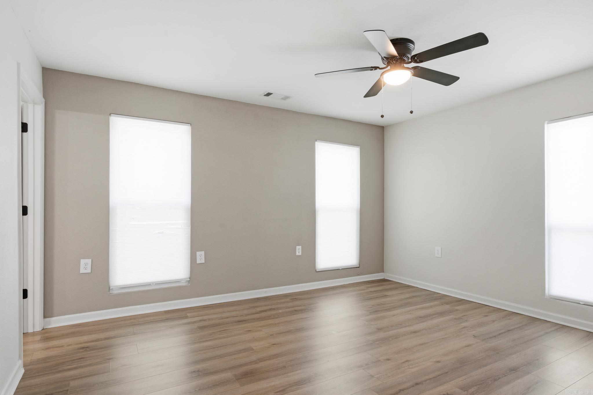 152 3rd  street  Clinton, AR