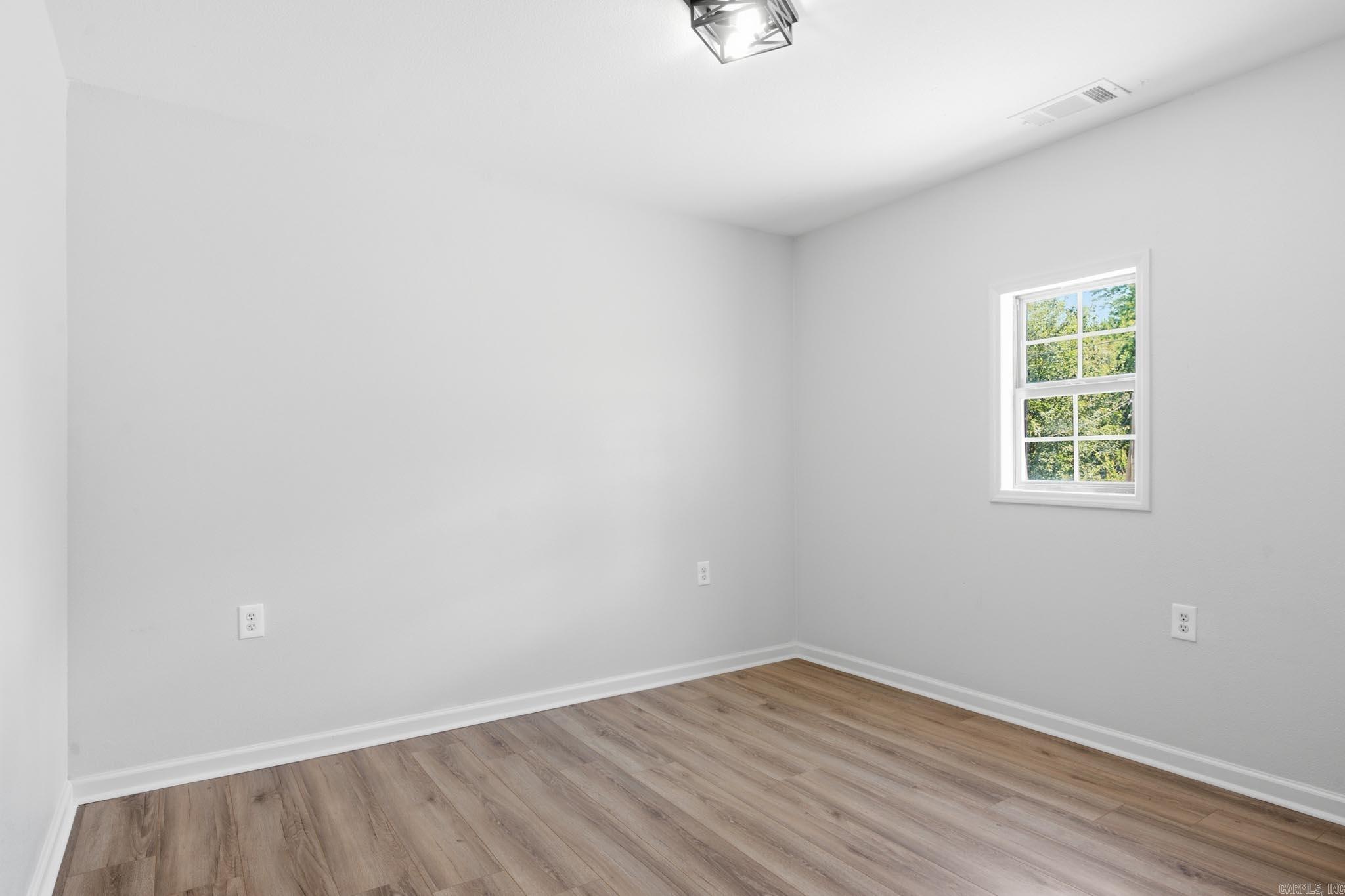 152 3rd  street  Clinton, AR