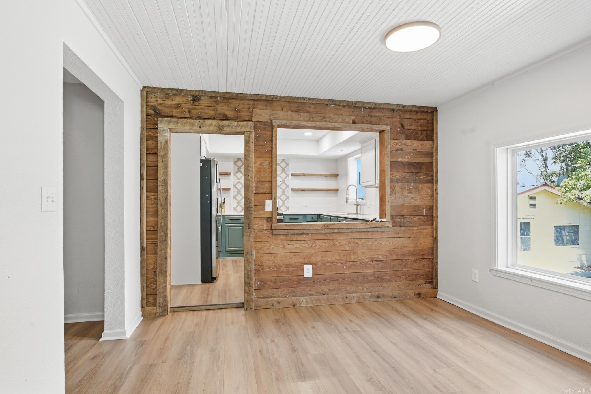 152 3rd  street  Clinton, AR