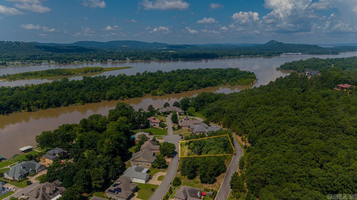 112 Turtle Creek Cv  Maumelle, AR