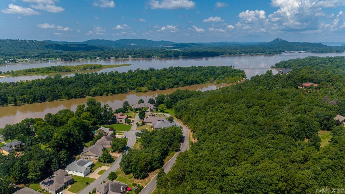 112 Turtle Creek Cv  Maumelle, AR