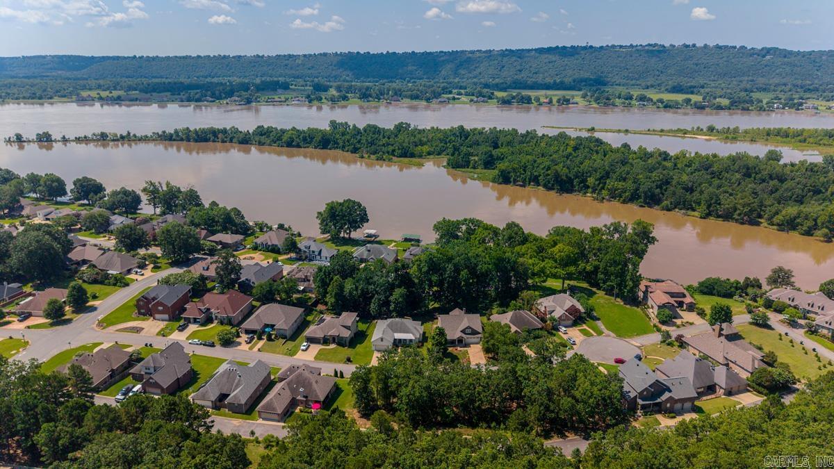 112 Turtle Creek Cv  Maumelle, AR
