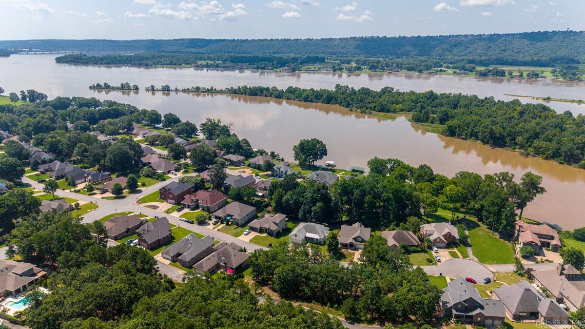 112 Turtle Creek Cv  Maumelle, AR