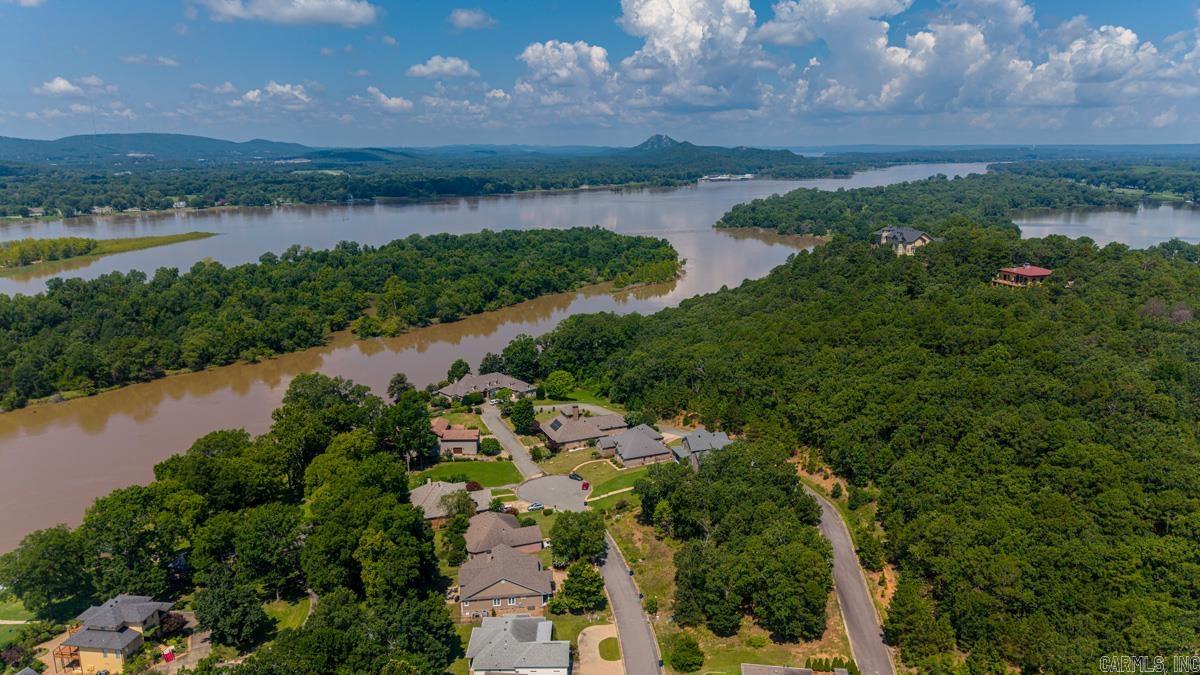 112 Turtle Creek Cv  Maumelle, AR