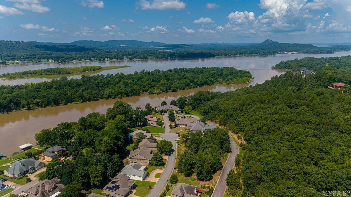 112 Turtle Creek Cv  Maumelle, AR