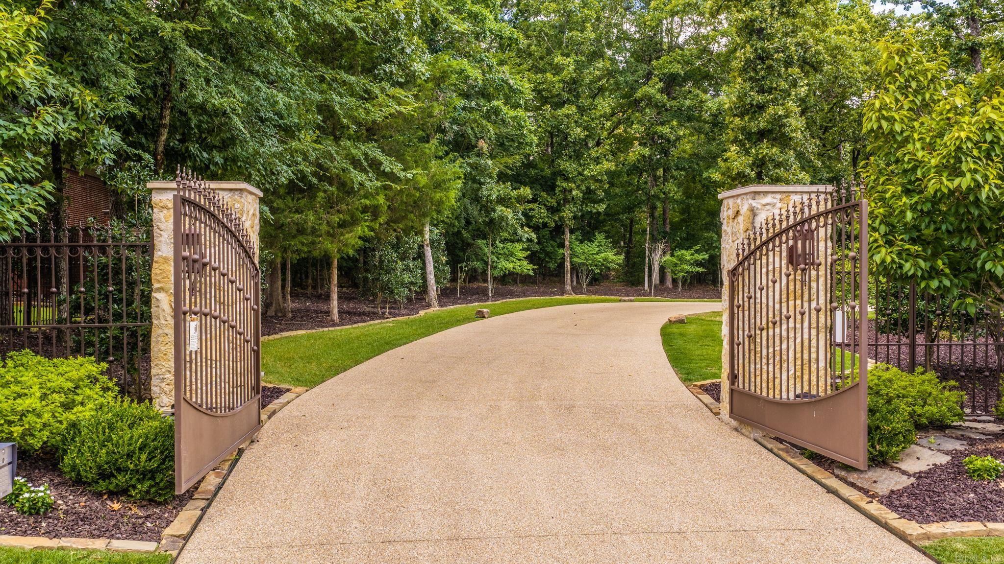 24 Spring Valley Lane  Little Rock, AR