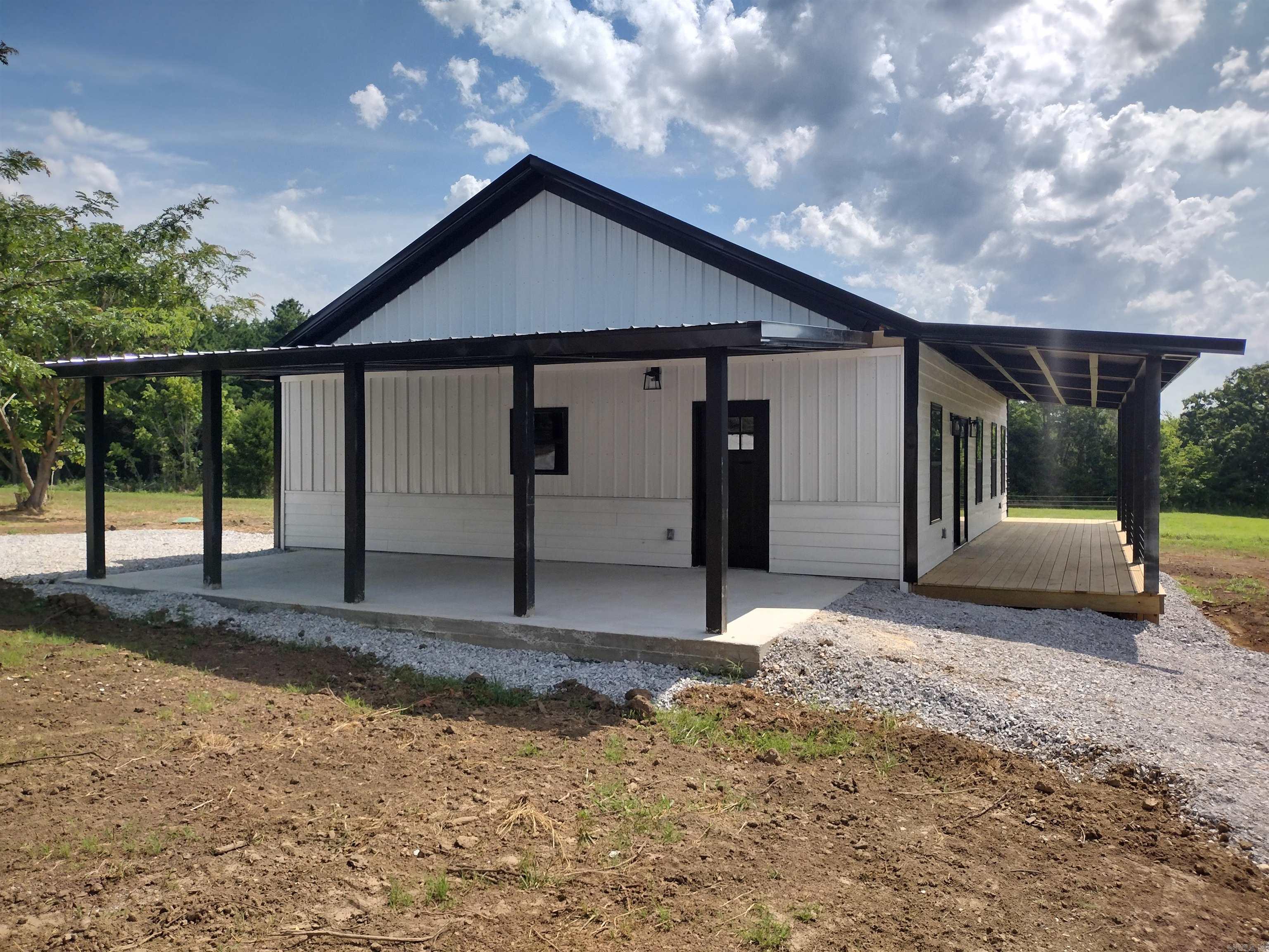 1724 Big Springs RD  Onia, AR