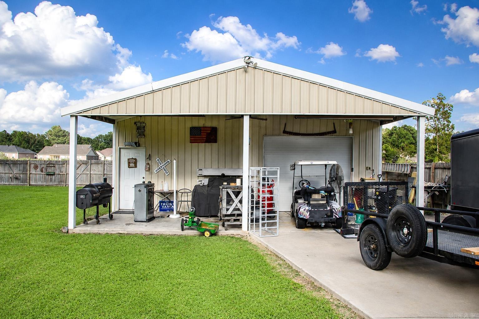 821 Green Oaks  White Hall, AR