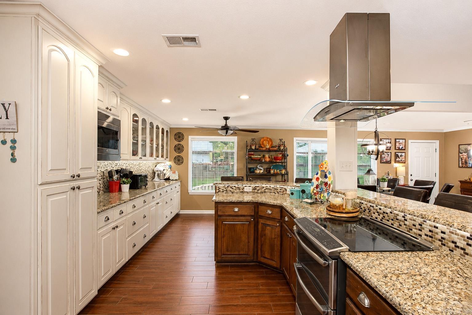 821 Green Oaks  White Hall, AR