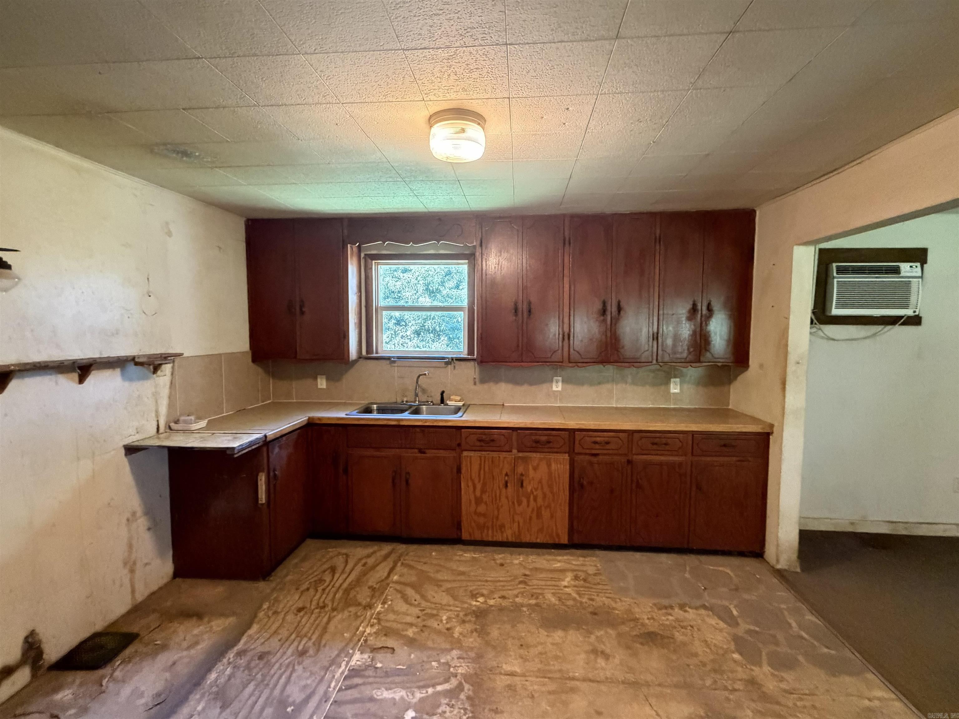 220 Polk Road 18  Cove, AR
