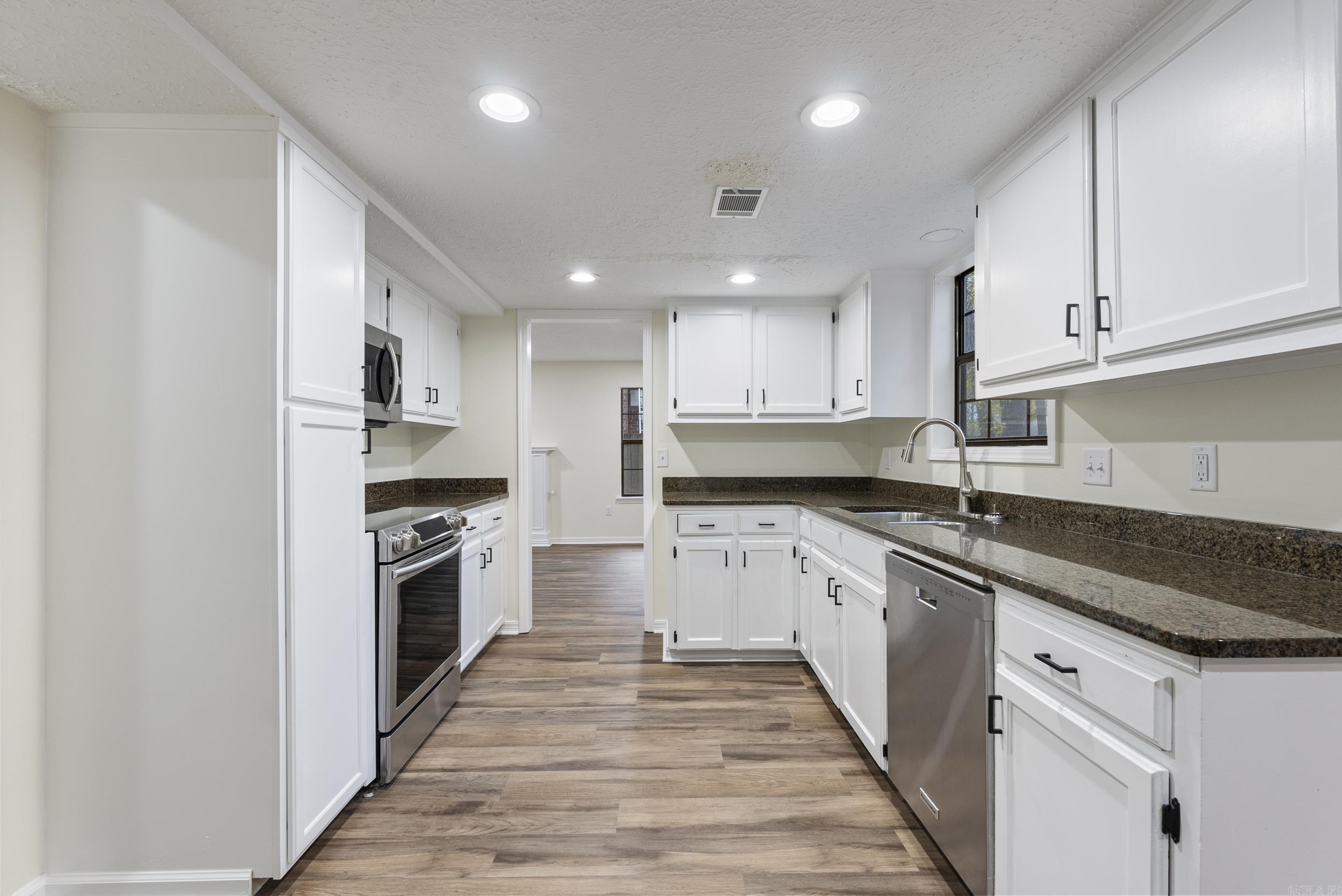 10 Woodbridge  Conway, AR