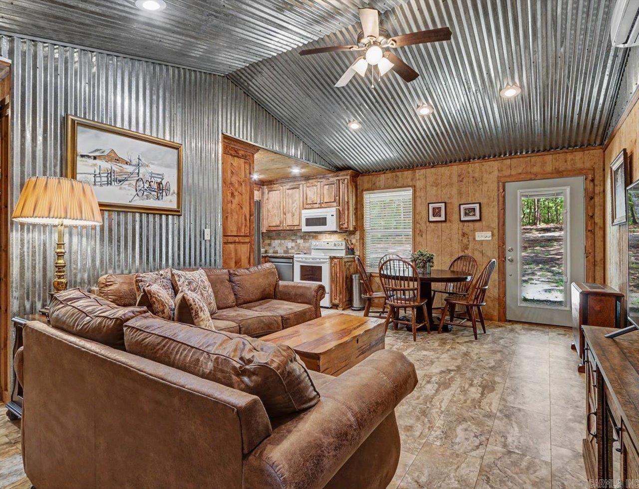 437 Massey  Amity, AR
