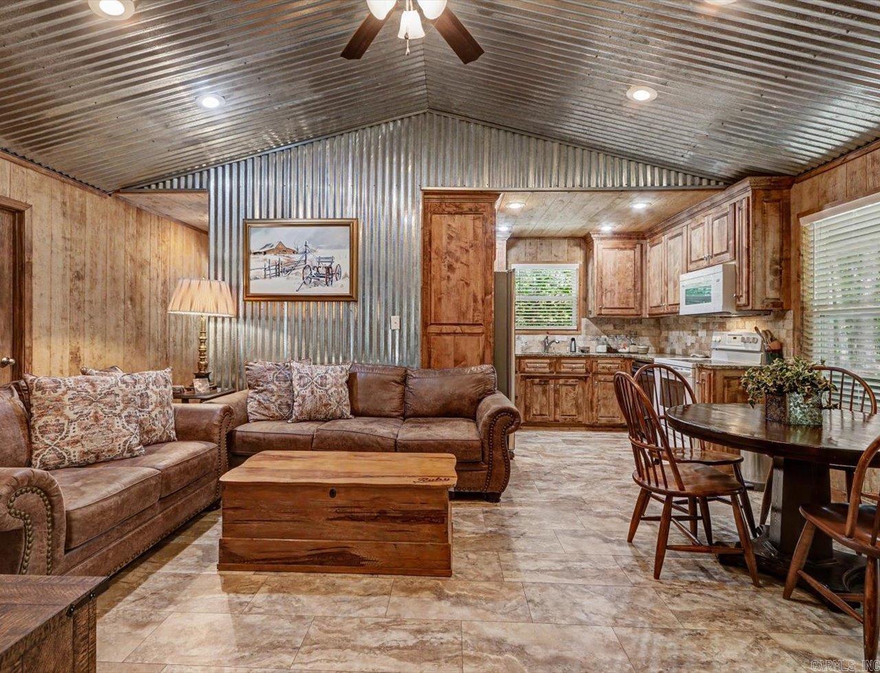 437 Massey  Amity, AR