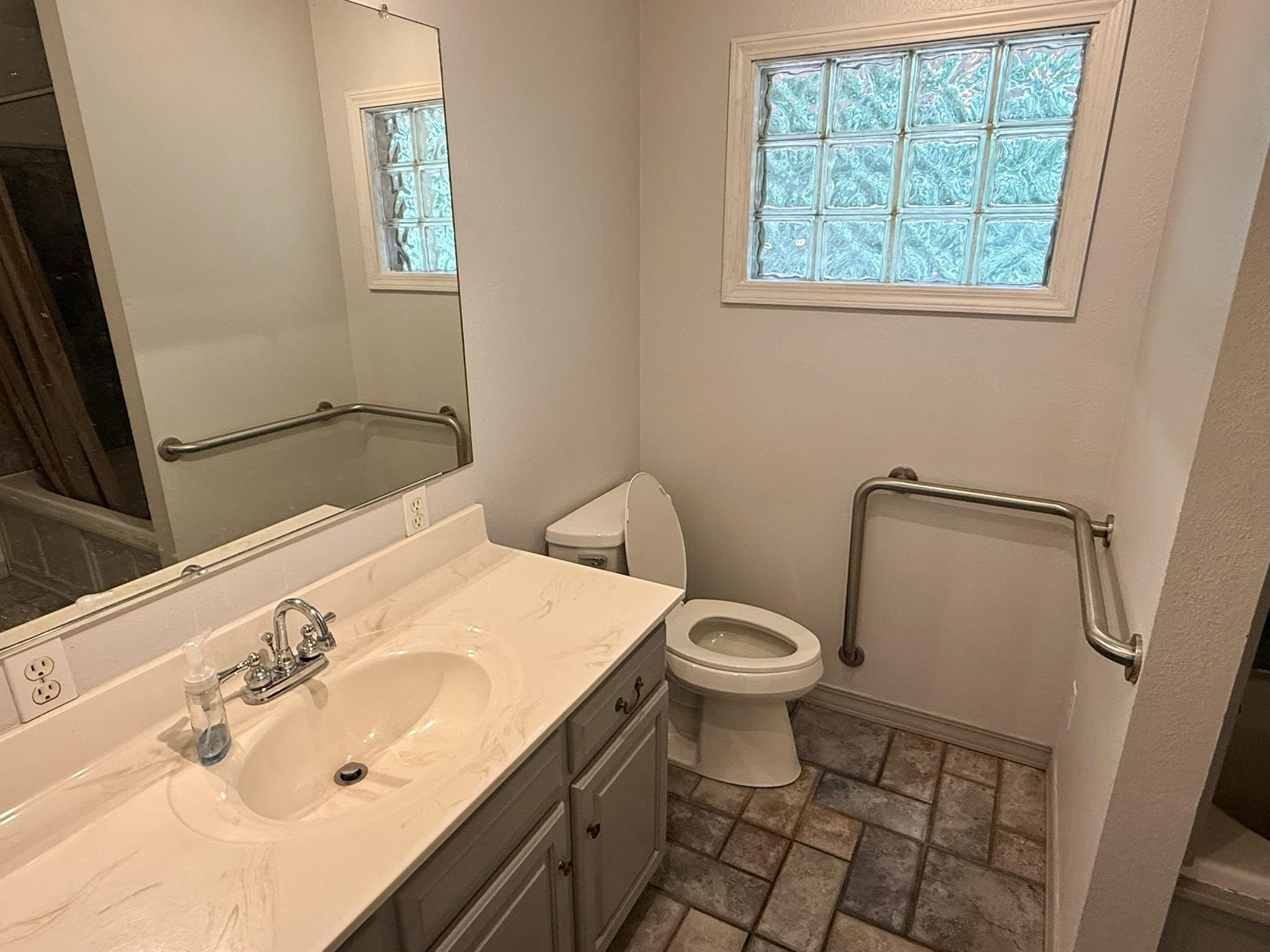 1 E Ute Circle  Cherokee Village, AR